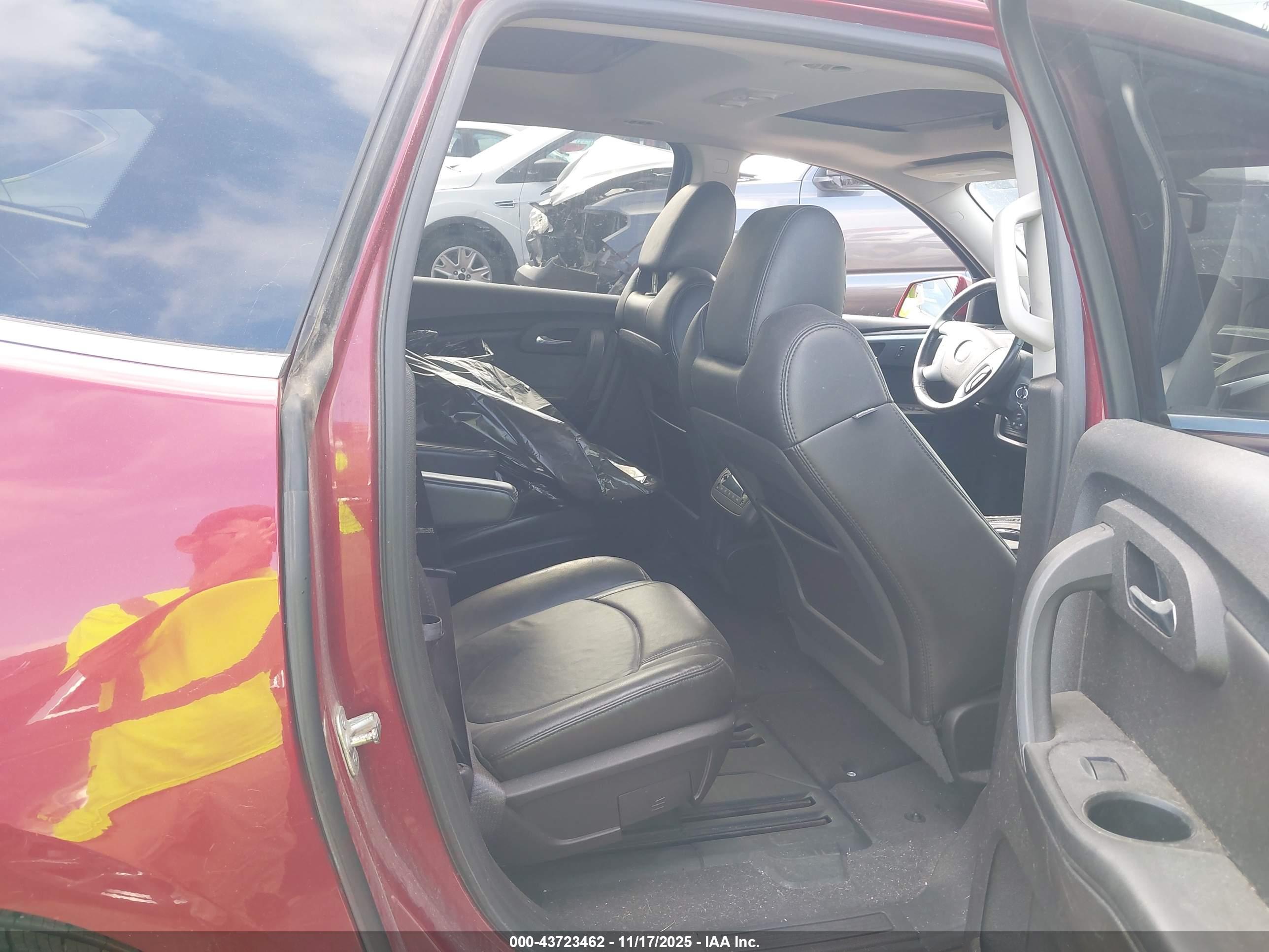 CHEVROLET TRAVERSE image 8