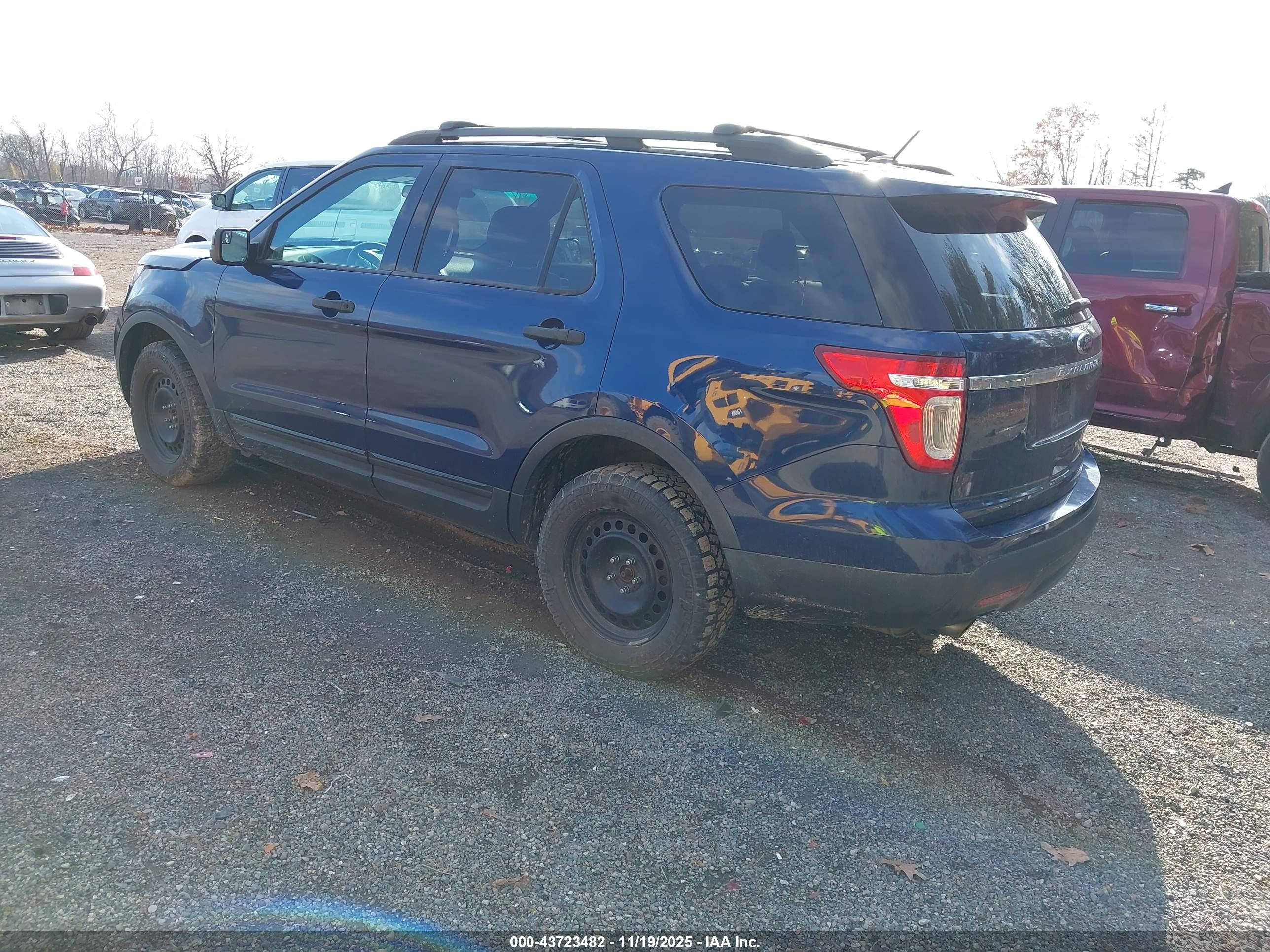 FORD EXPLORER image 3