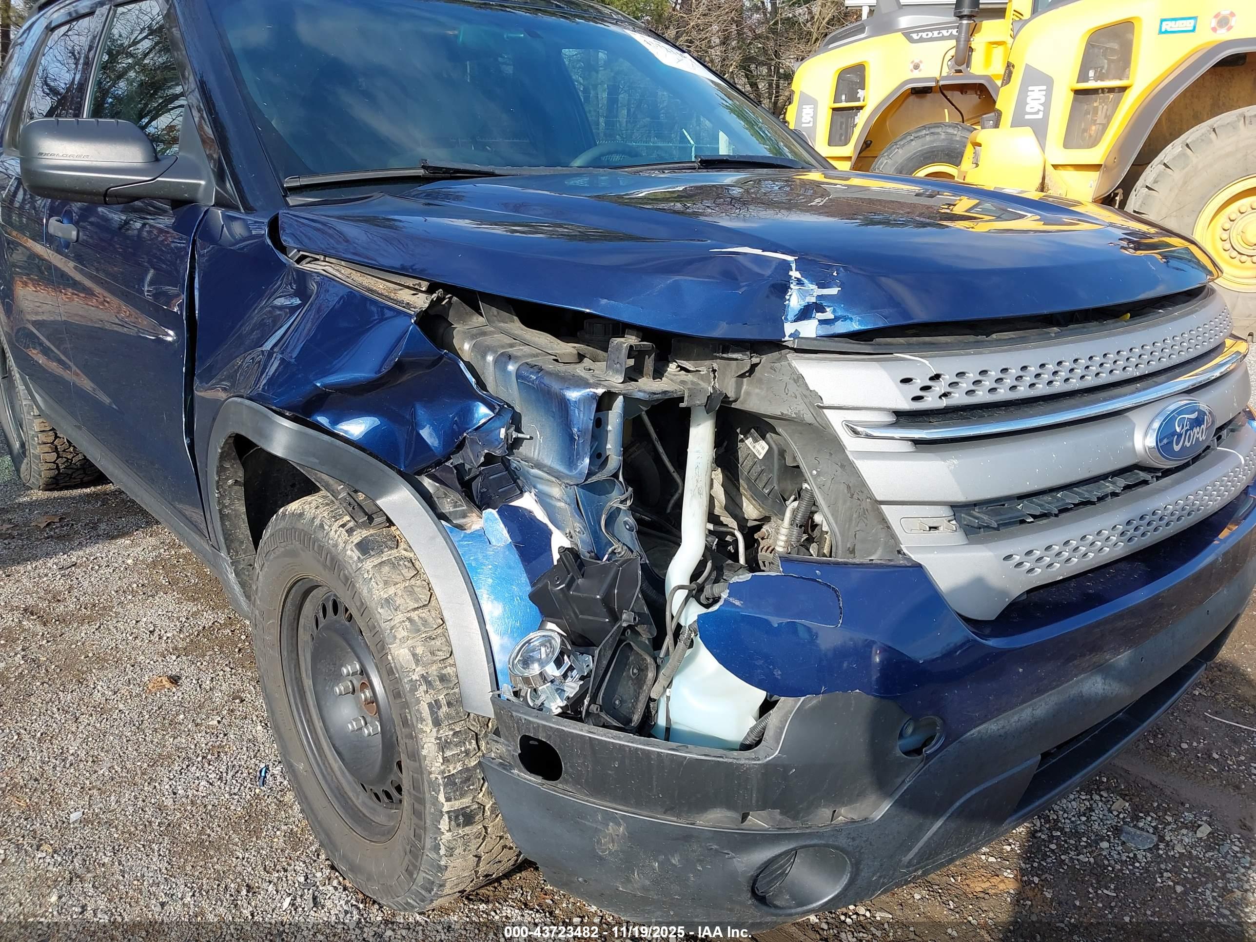 FORD EXPLORER image 6