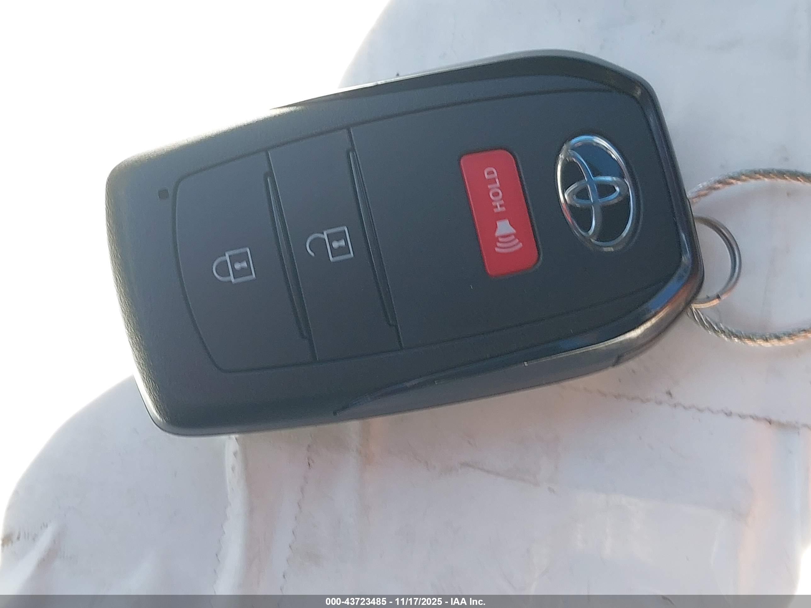 TOYOTA PRIUS image 11