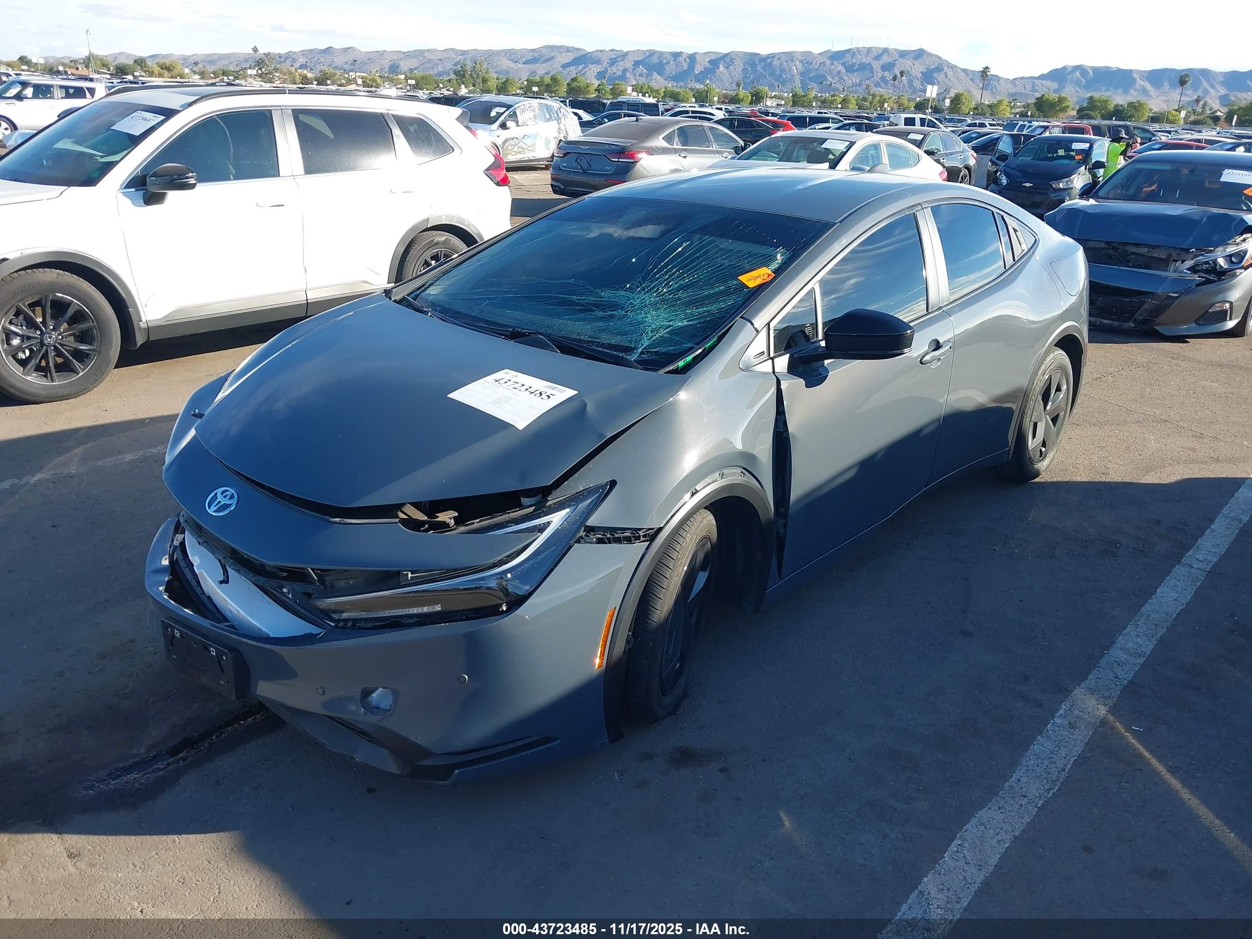 TOYOTA PRIUS image 2