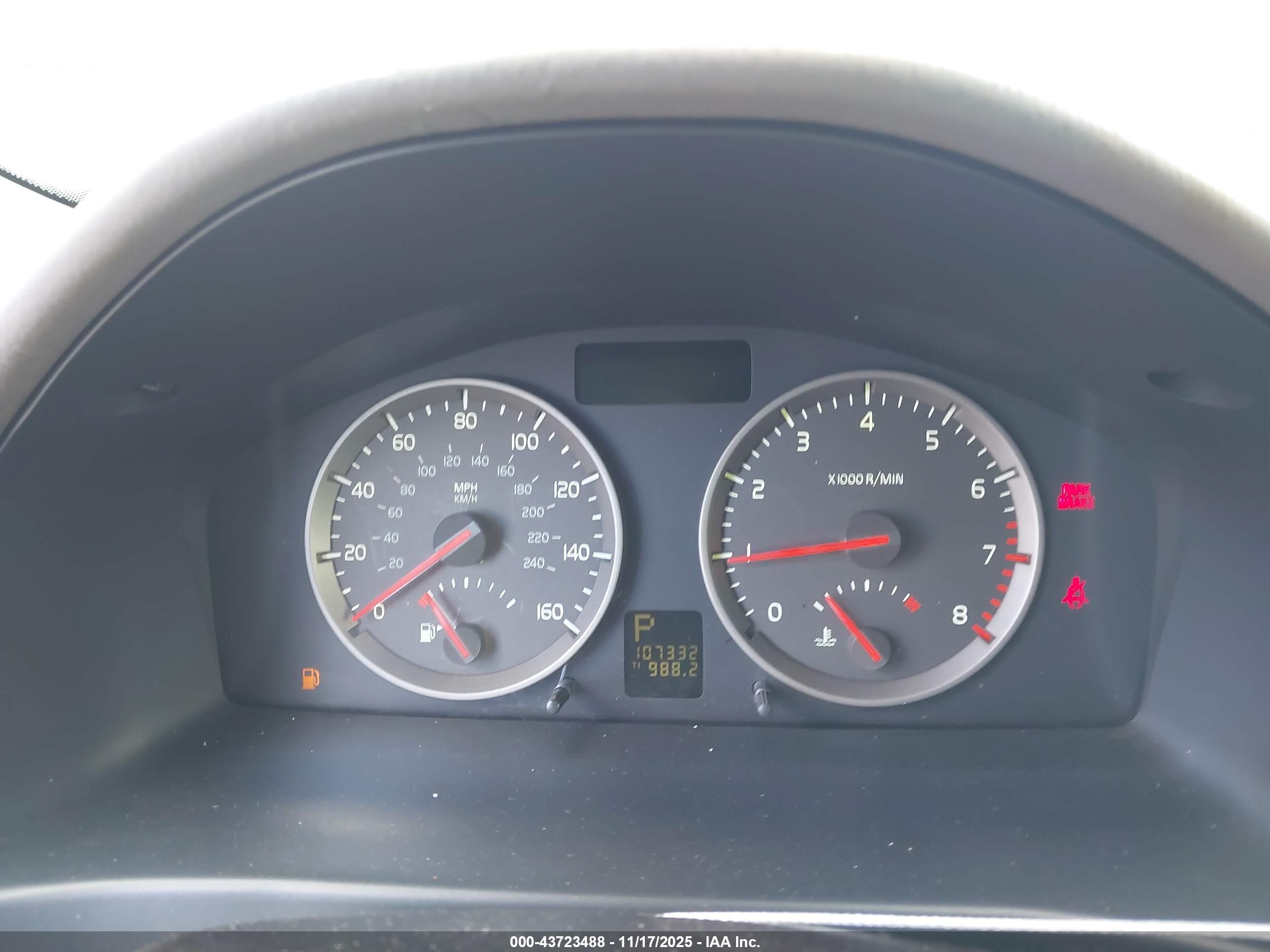 VOLVO V50 image 7