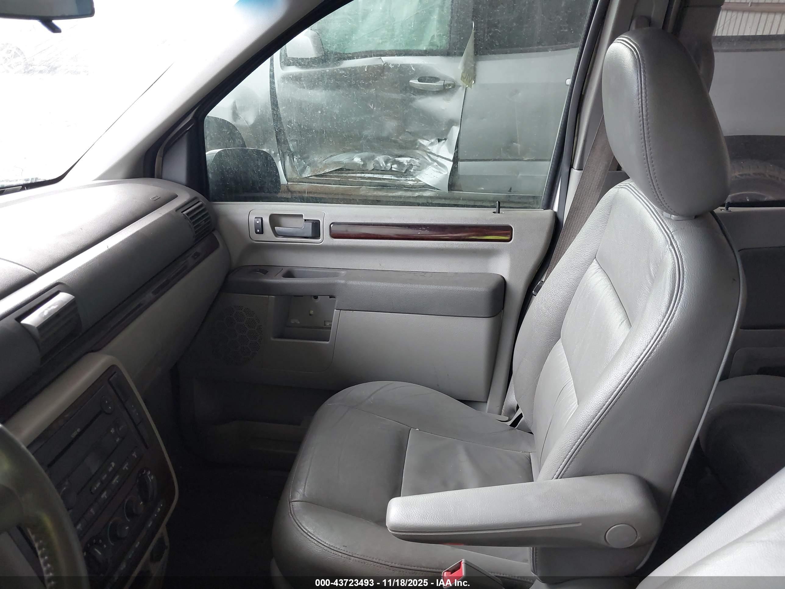 FORD FREESTAR image 5