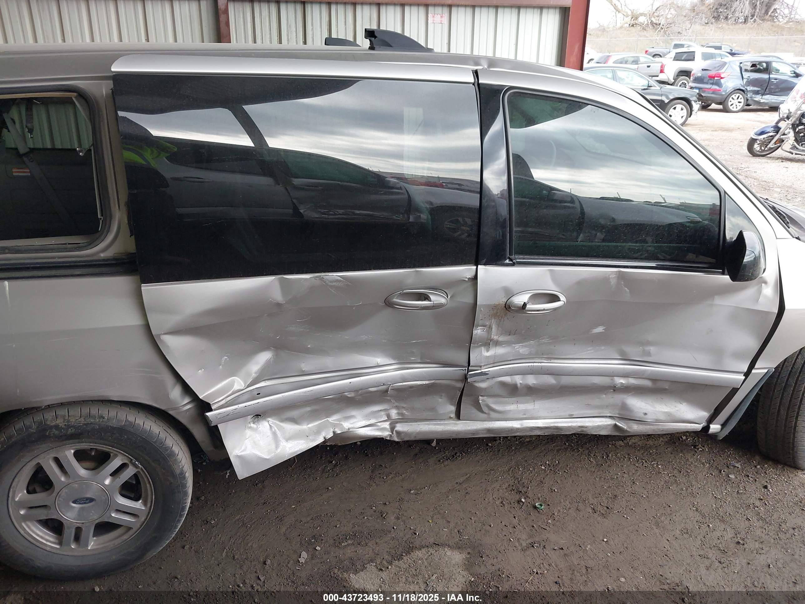 FORD FREESTAR image 6