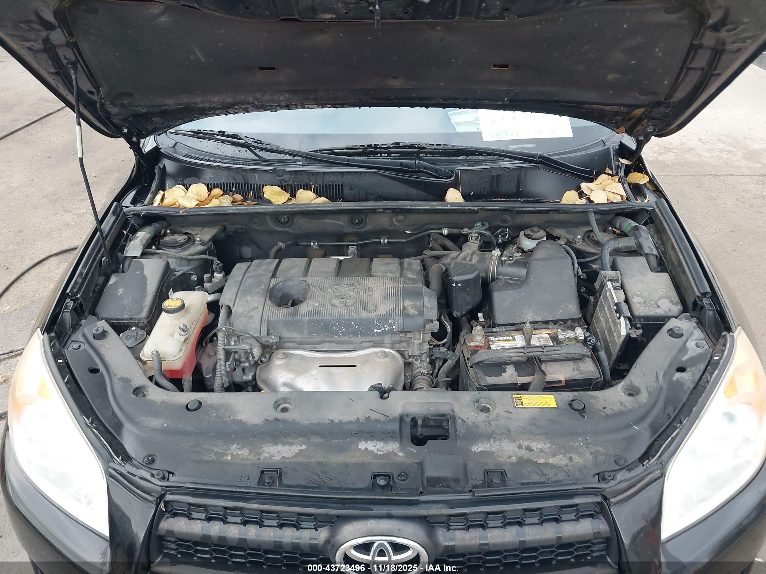 TOYOTA RAV4 image 10