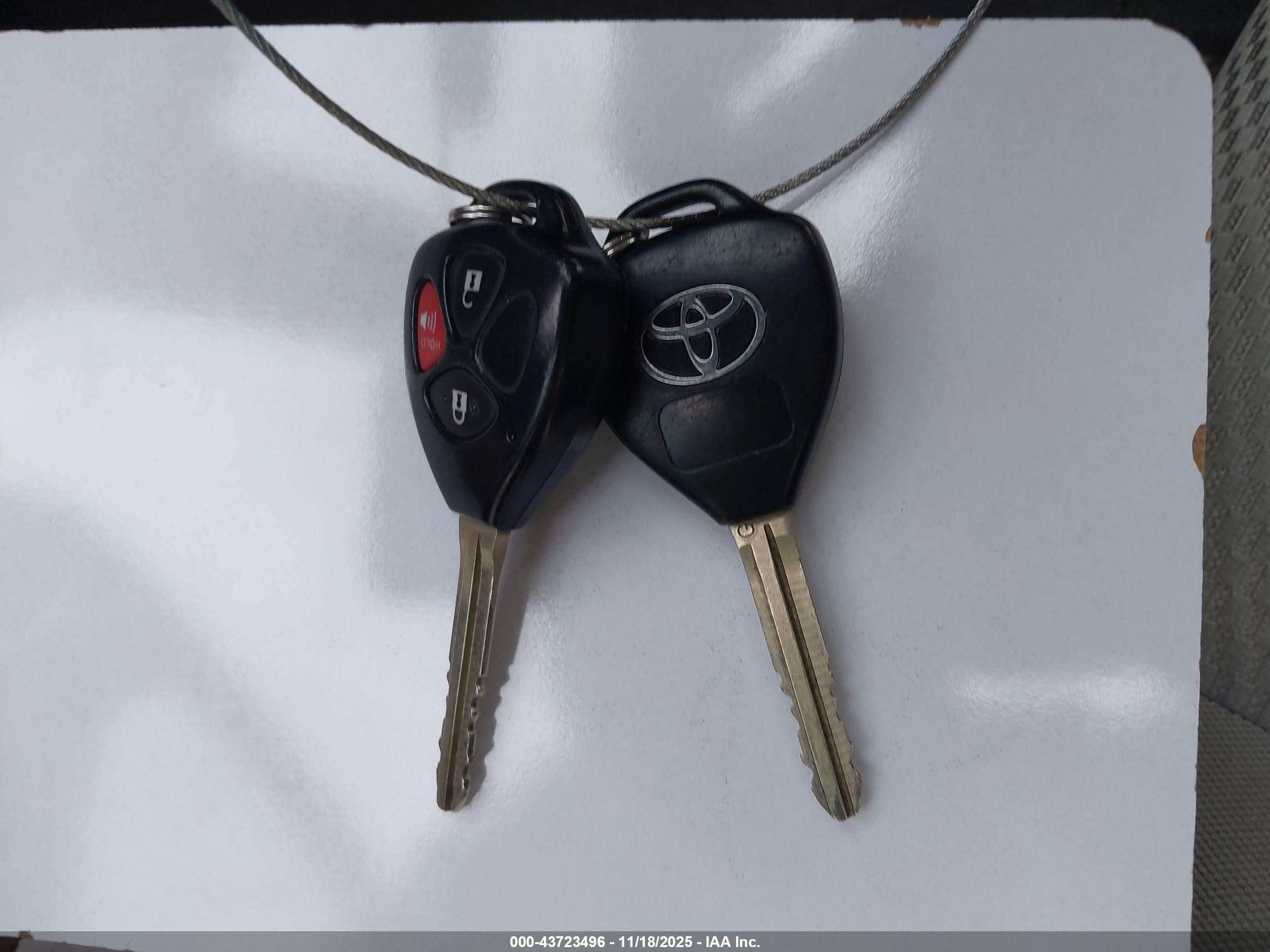 TOYOTA RAV4 image 11