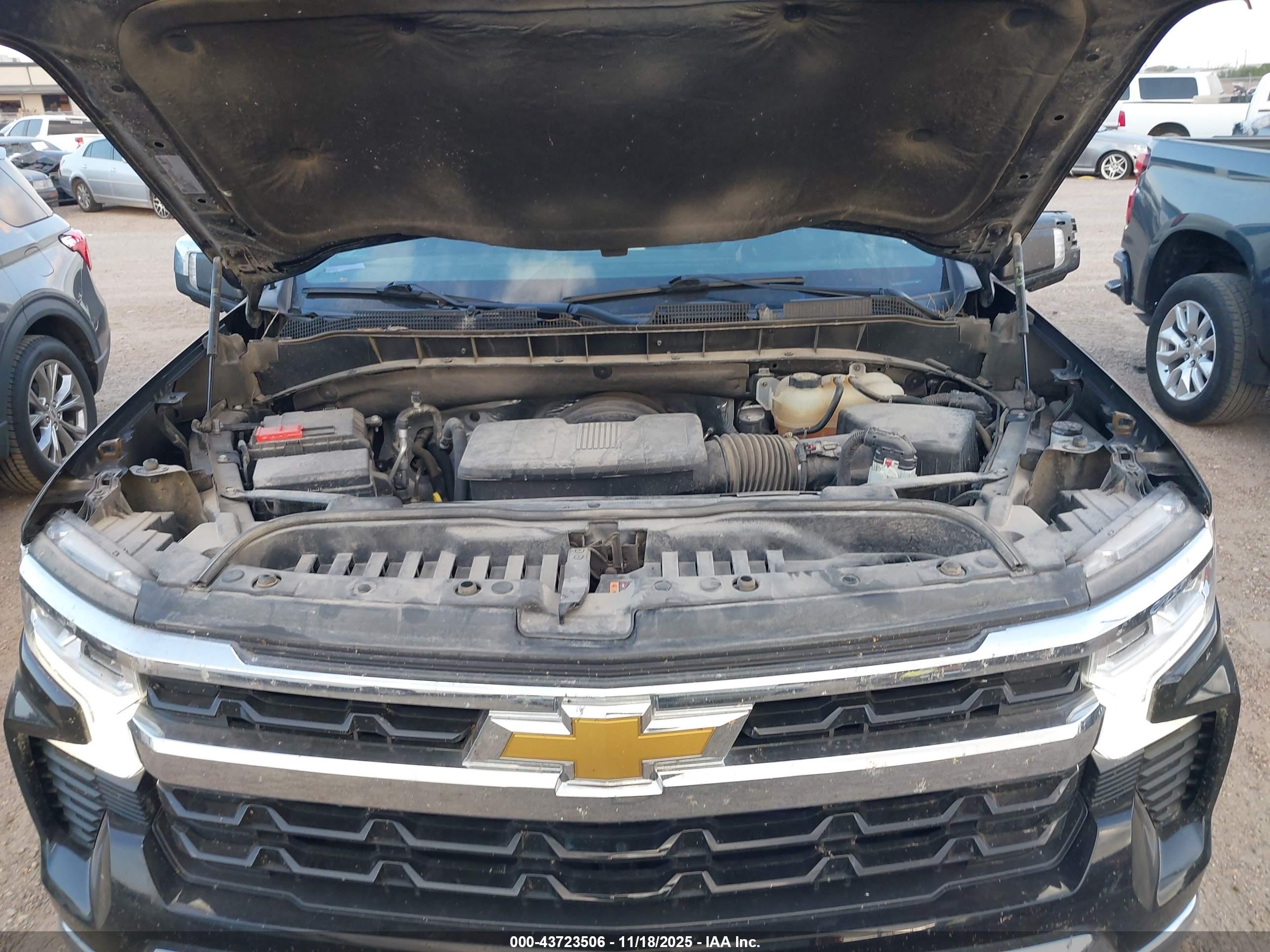 CHEVROLET SILVERADO image 10