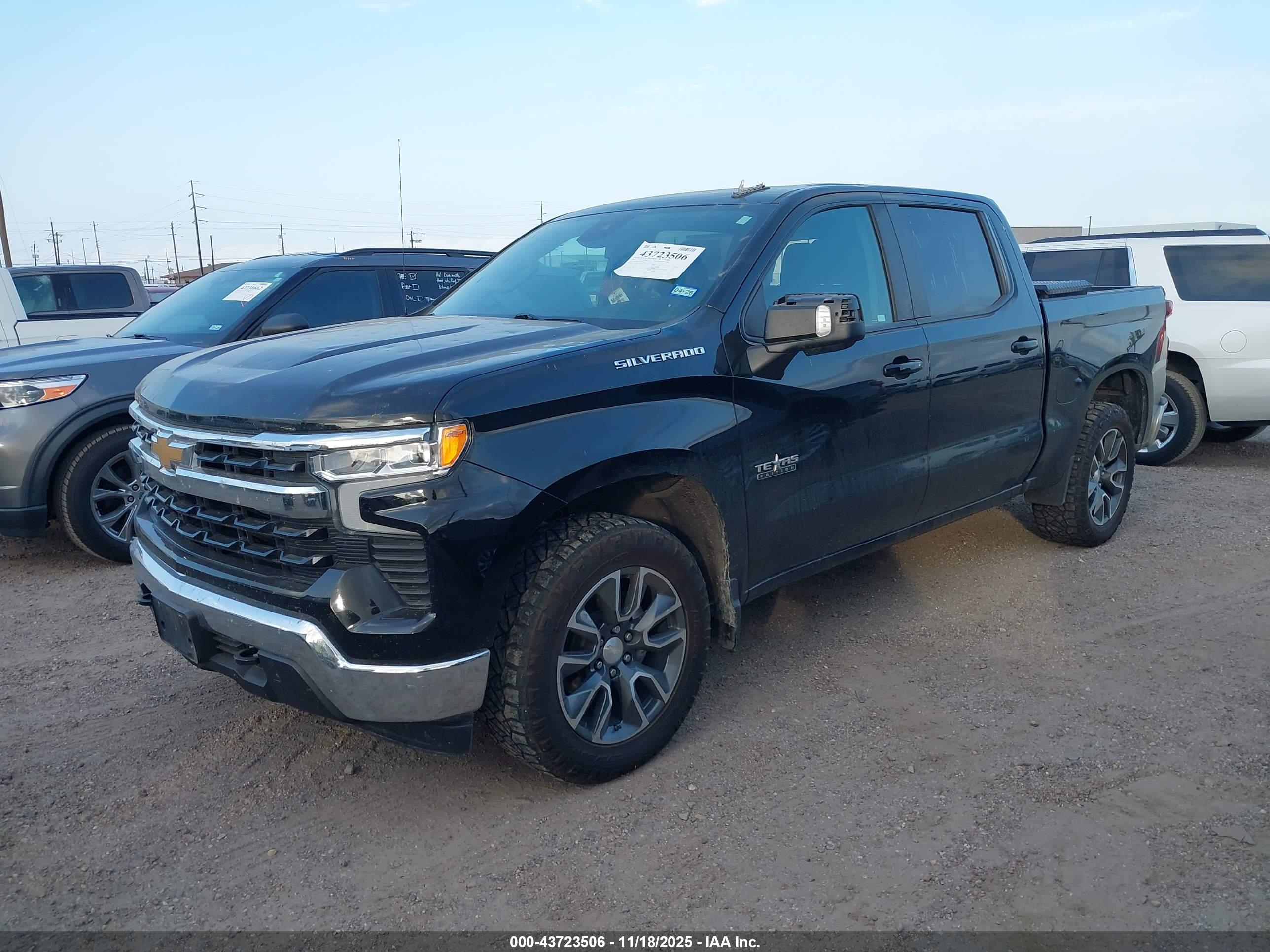 CHEVROLET SILVERADO image 2