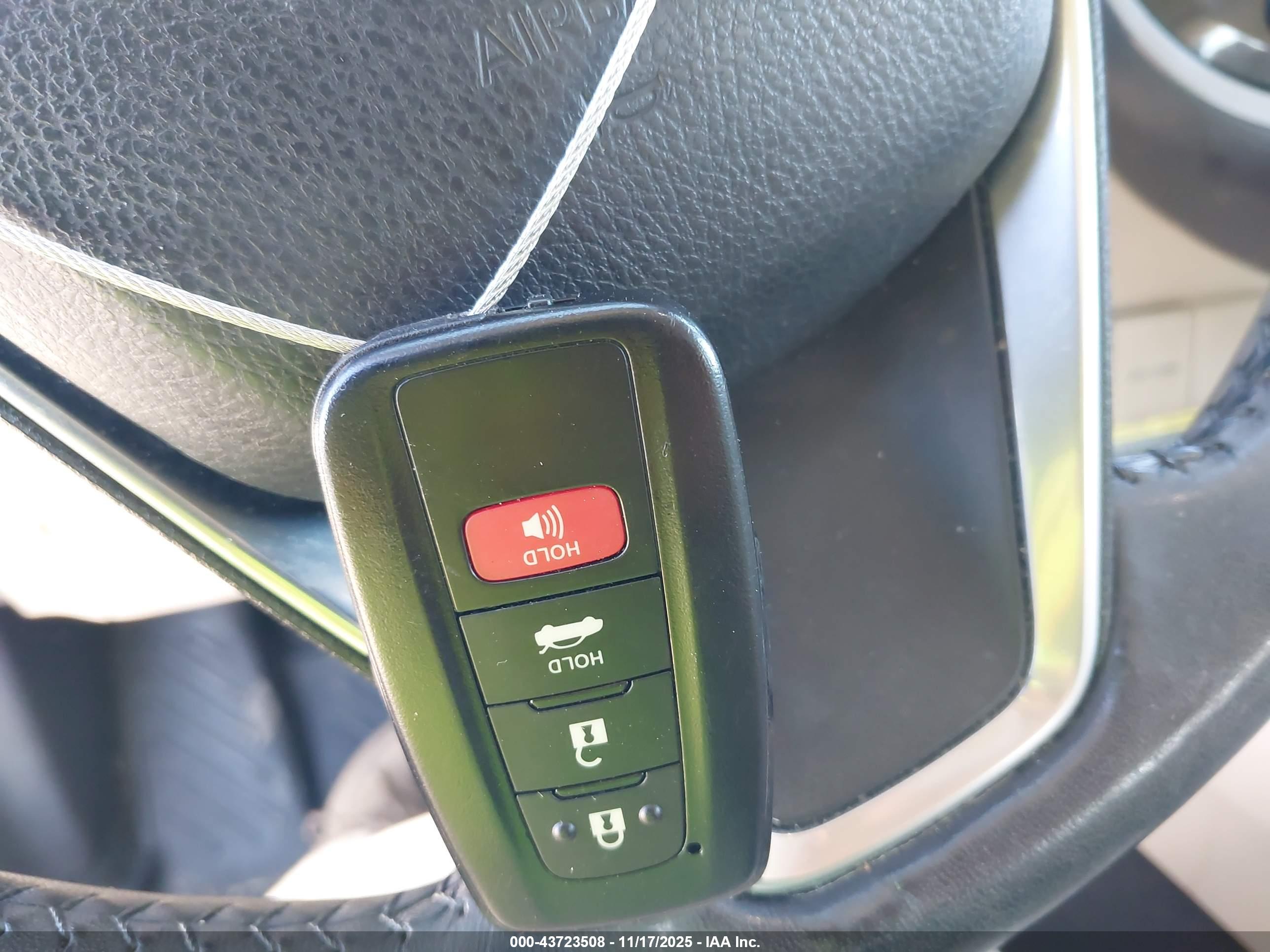TOYOTA CAMRY image 11