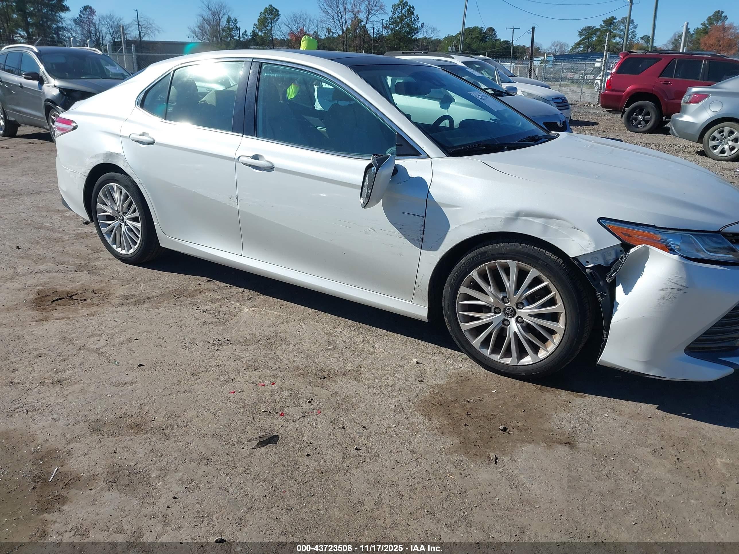 TOYOTA CAMRY image 6