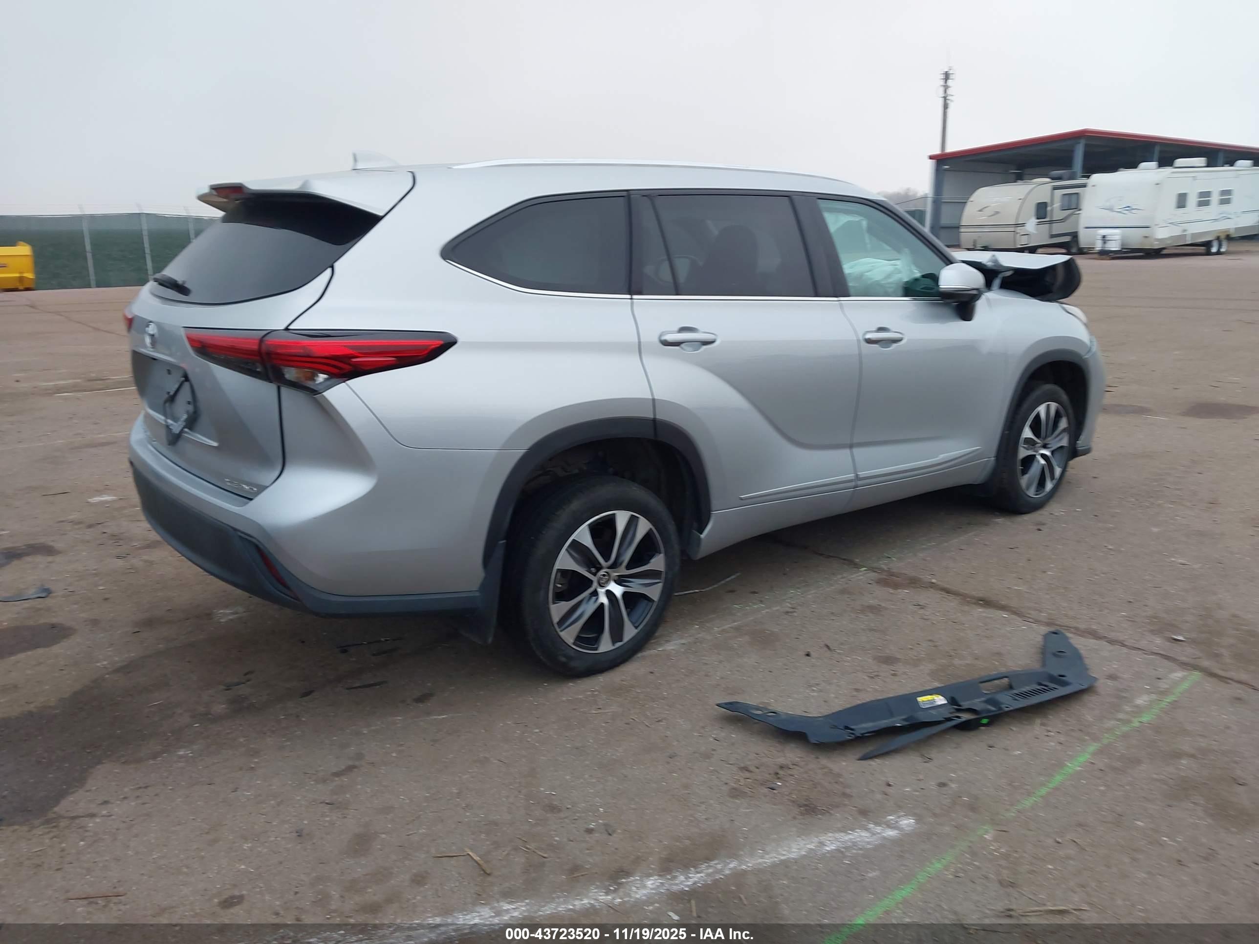 TOYOTA HIGHLANDER image 4