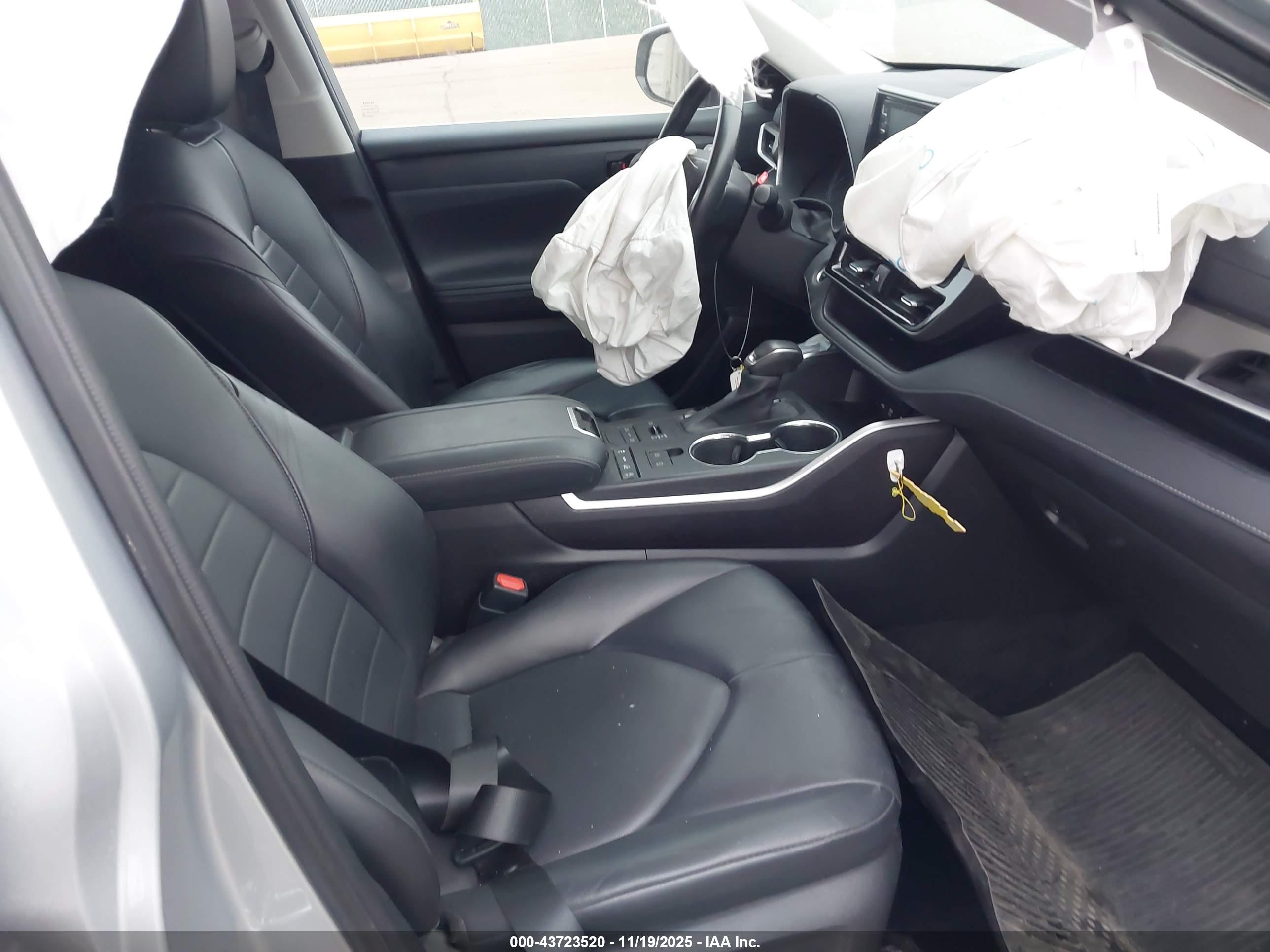 TOYOTA HIGHLANDER image 5