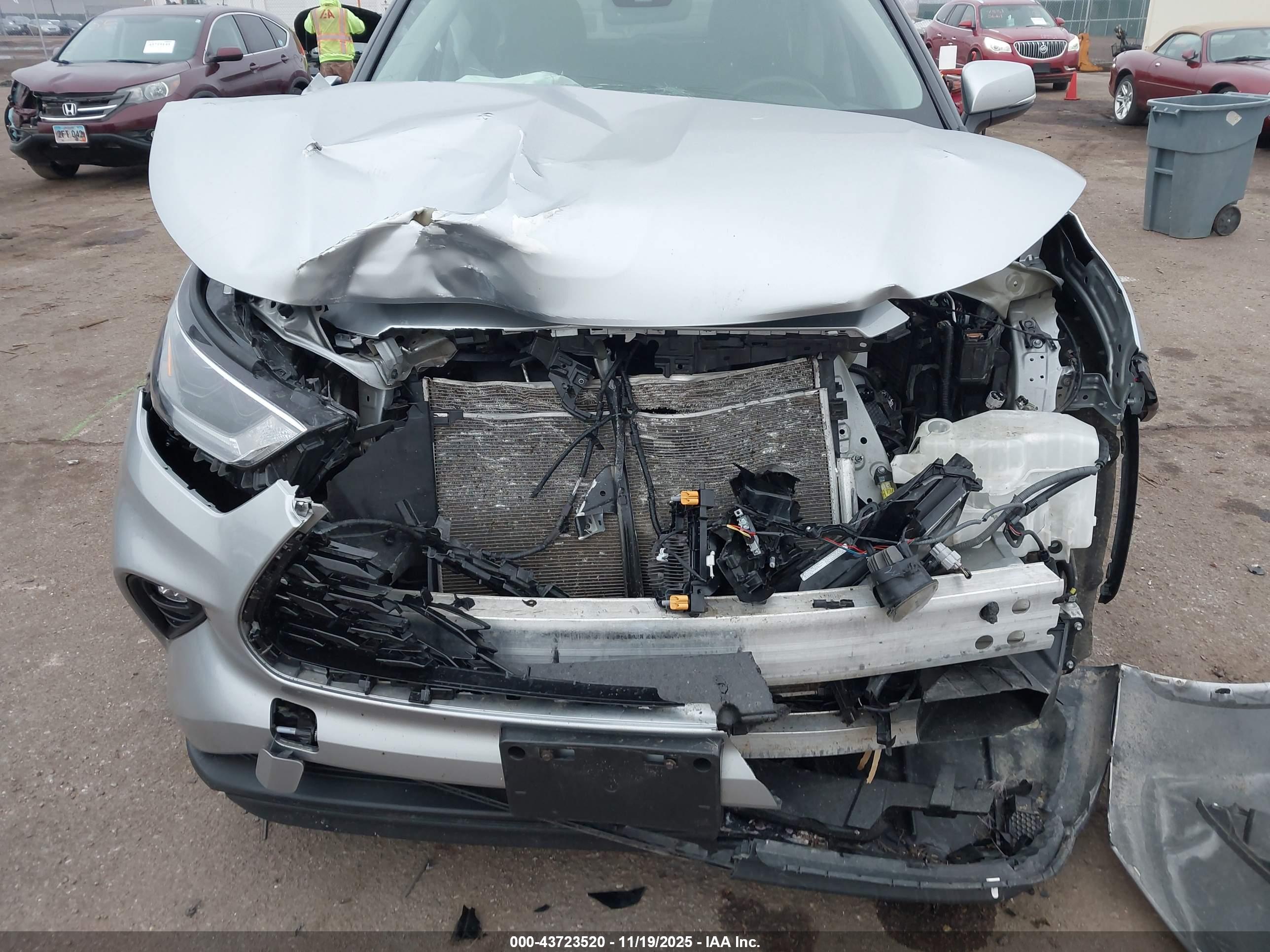 TOYOTA HIGHLANDER image 6