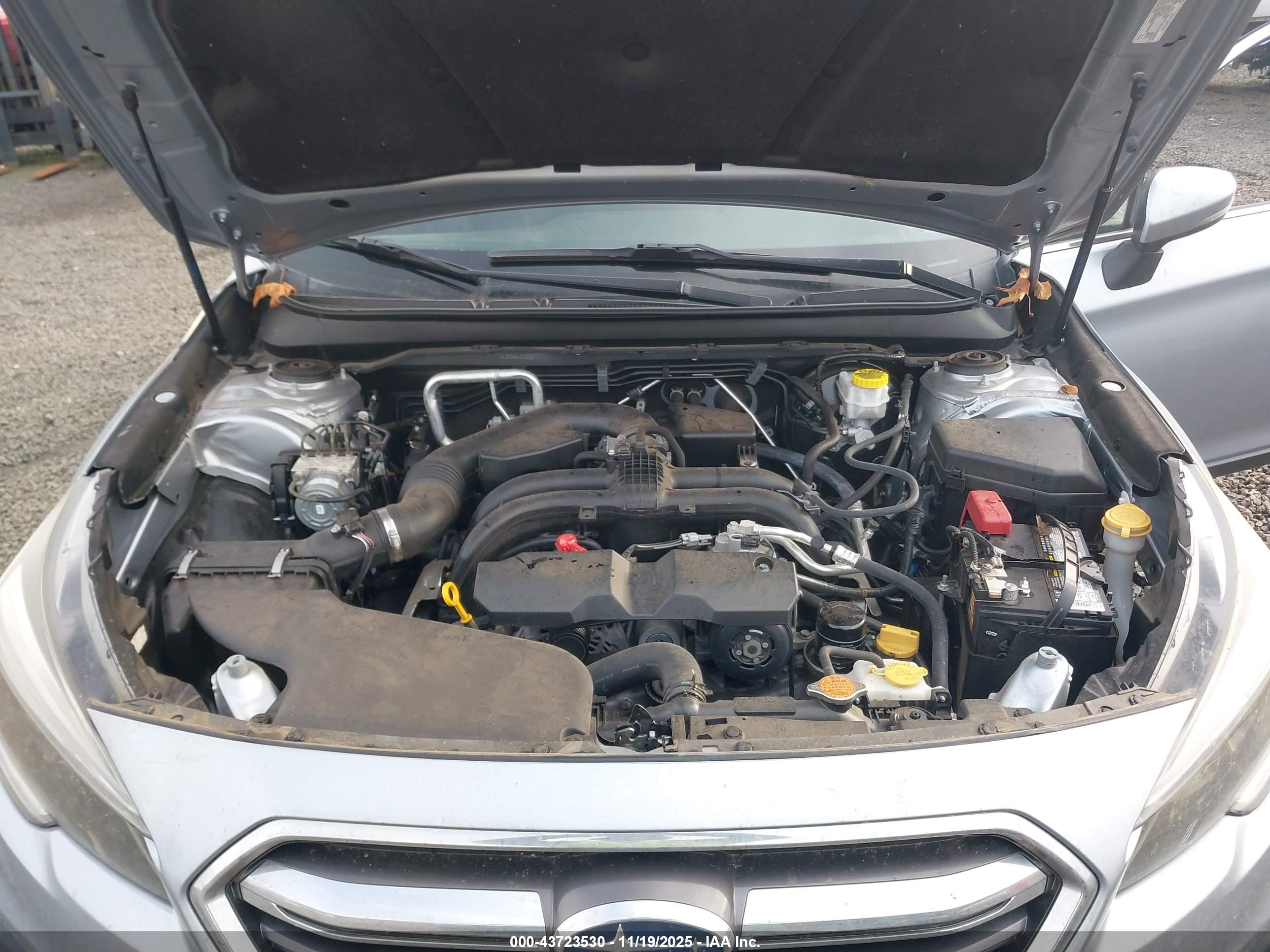 SUBARU OUTBACK image 10