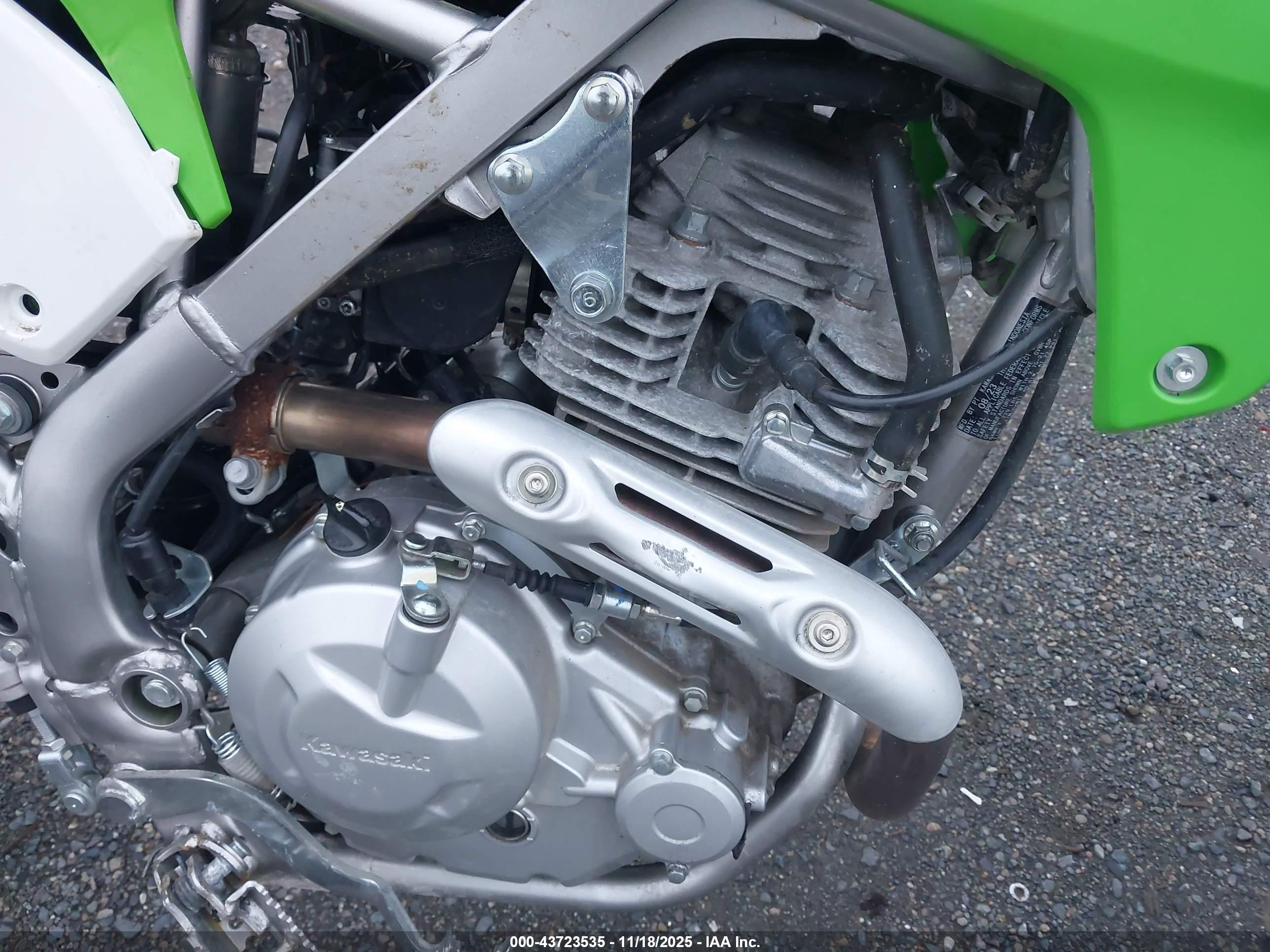 KAWASAKI KLX230 image 8