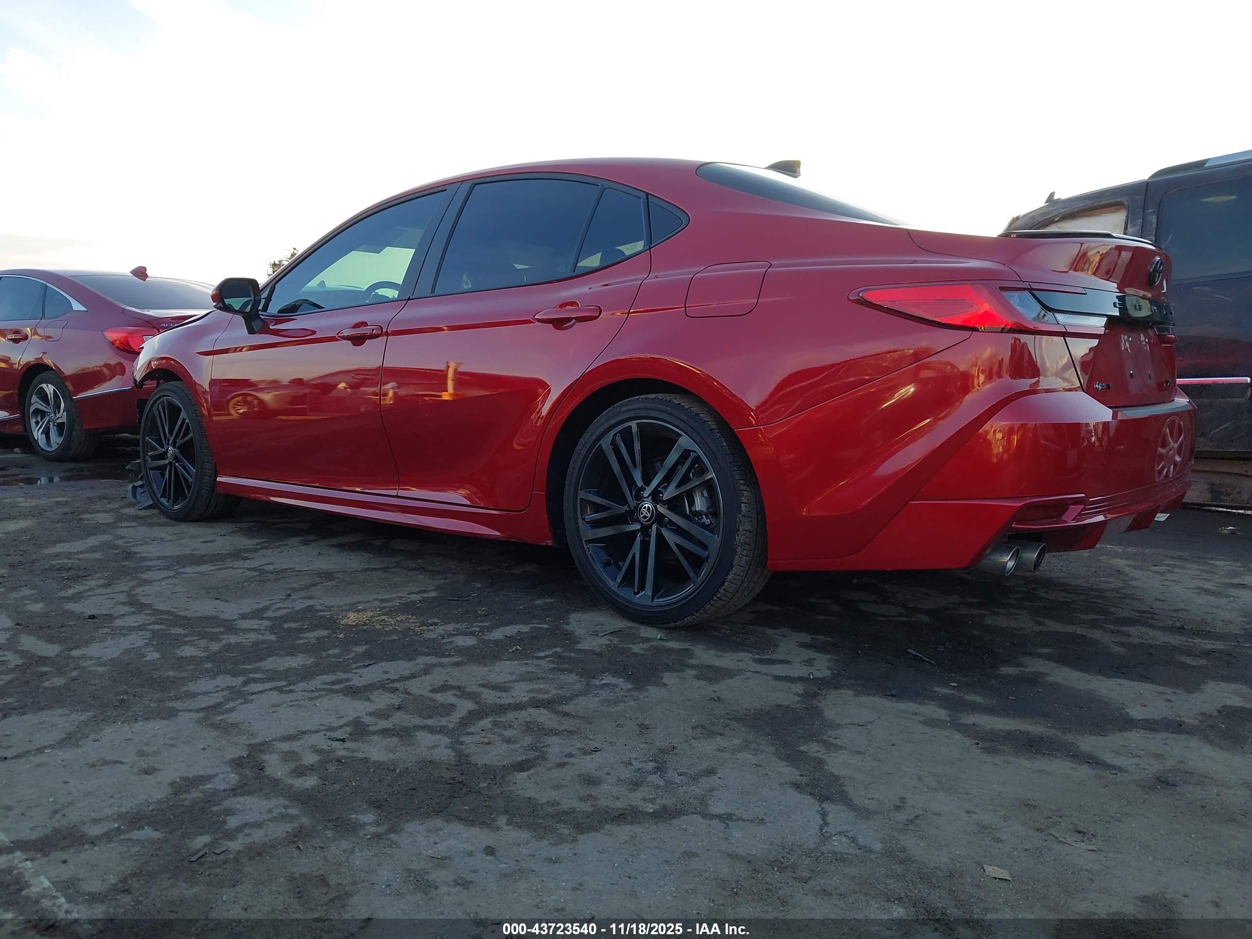 TOYOTA CAMRY image 3