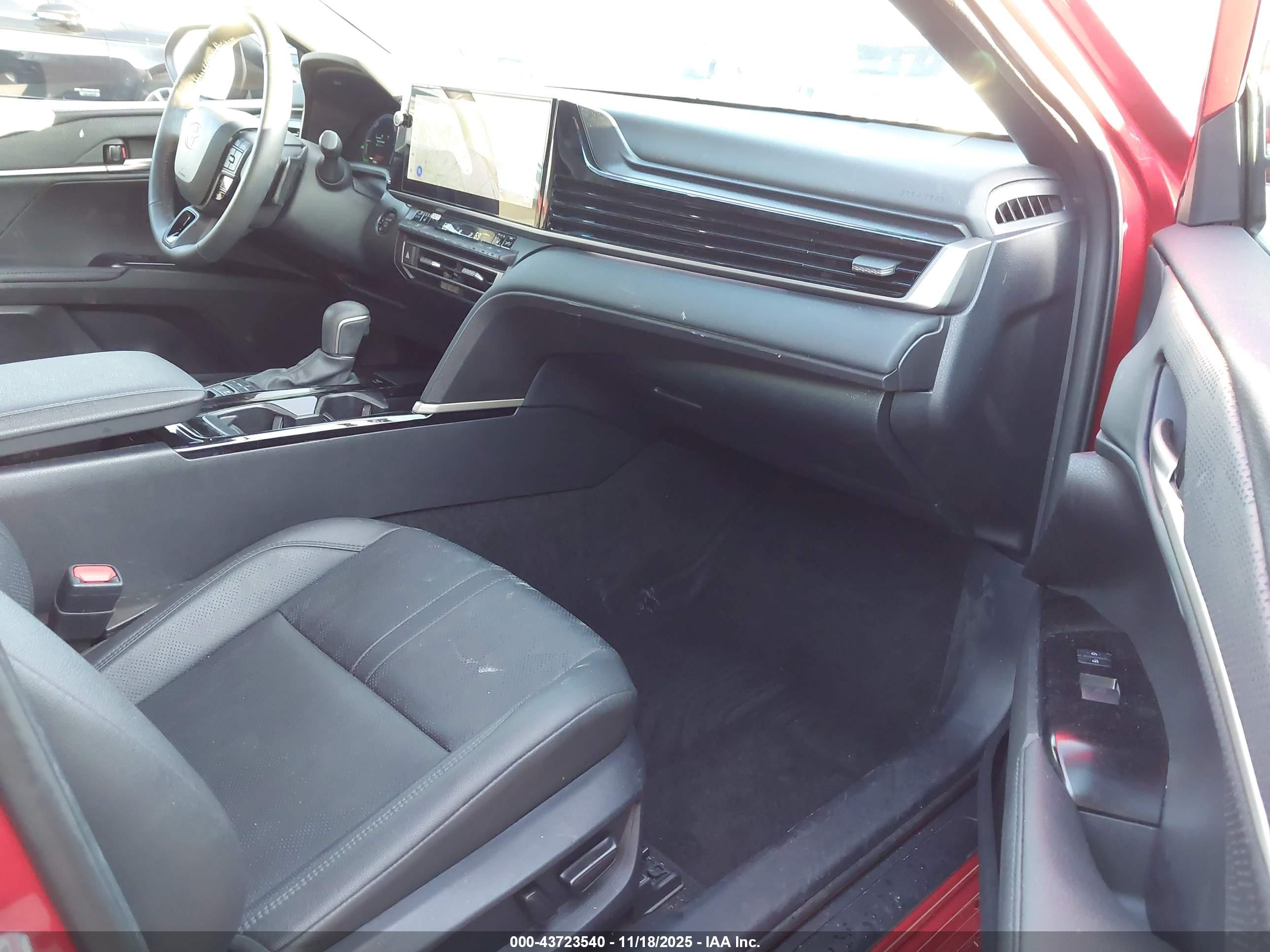 TOYOTA CAMRY image 5