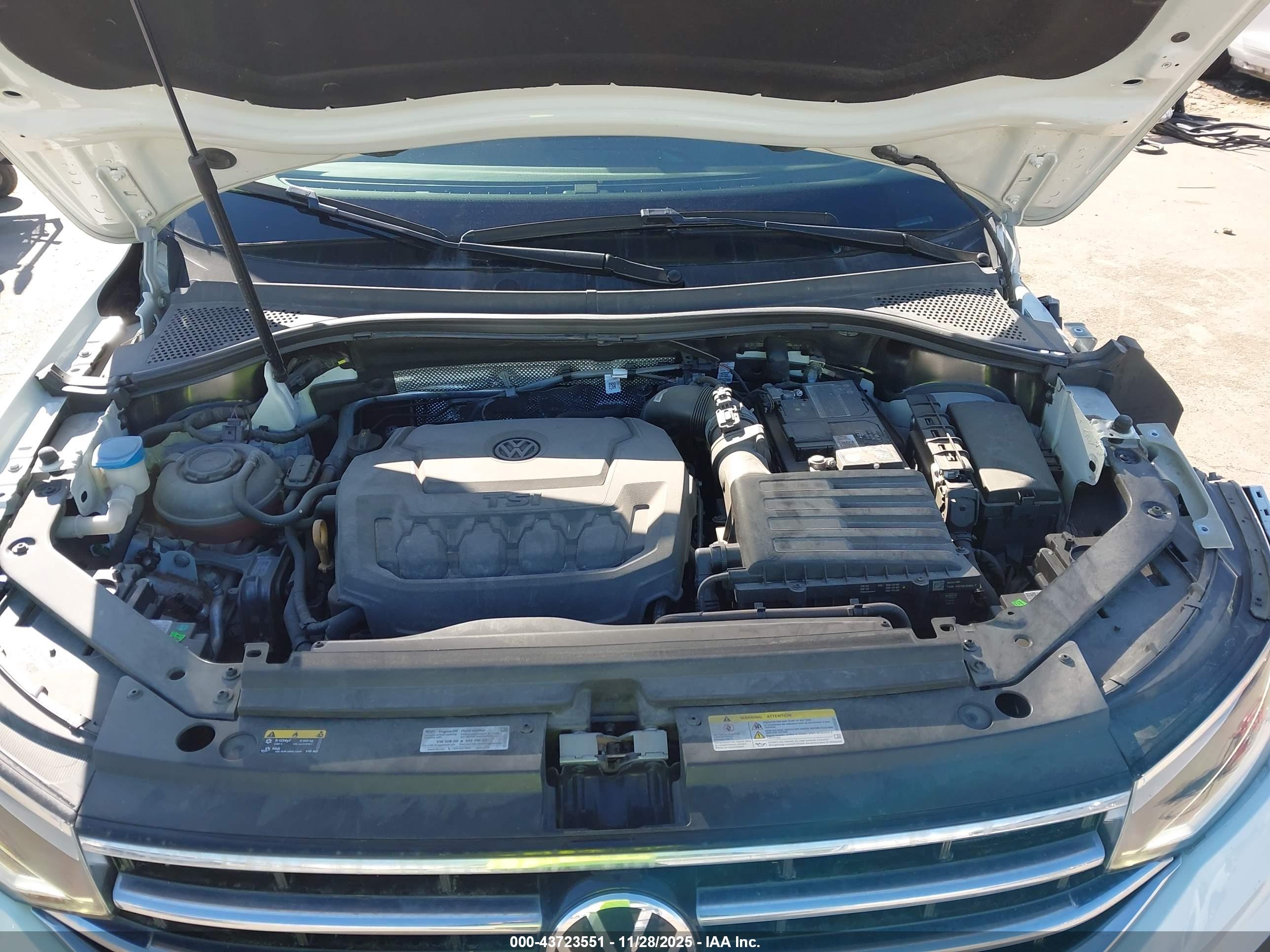 VOLKSWAGEN TIGUAN image 10
