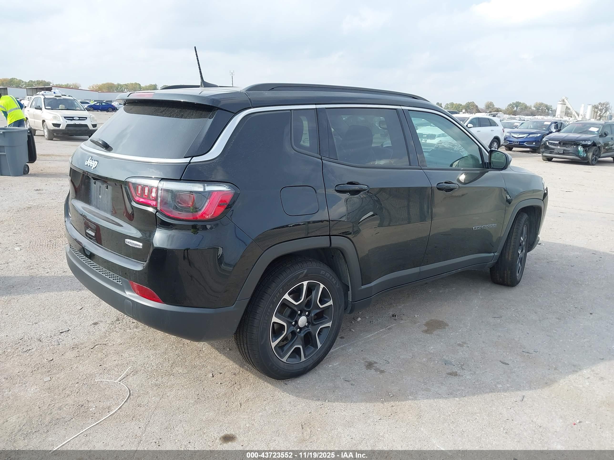 JEEP COMPASS image 4