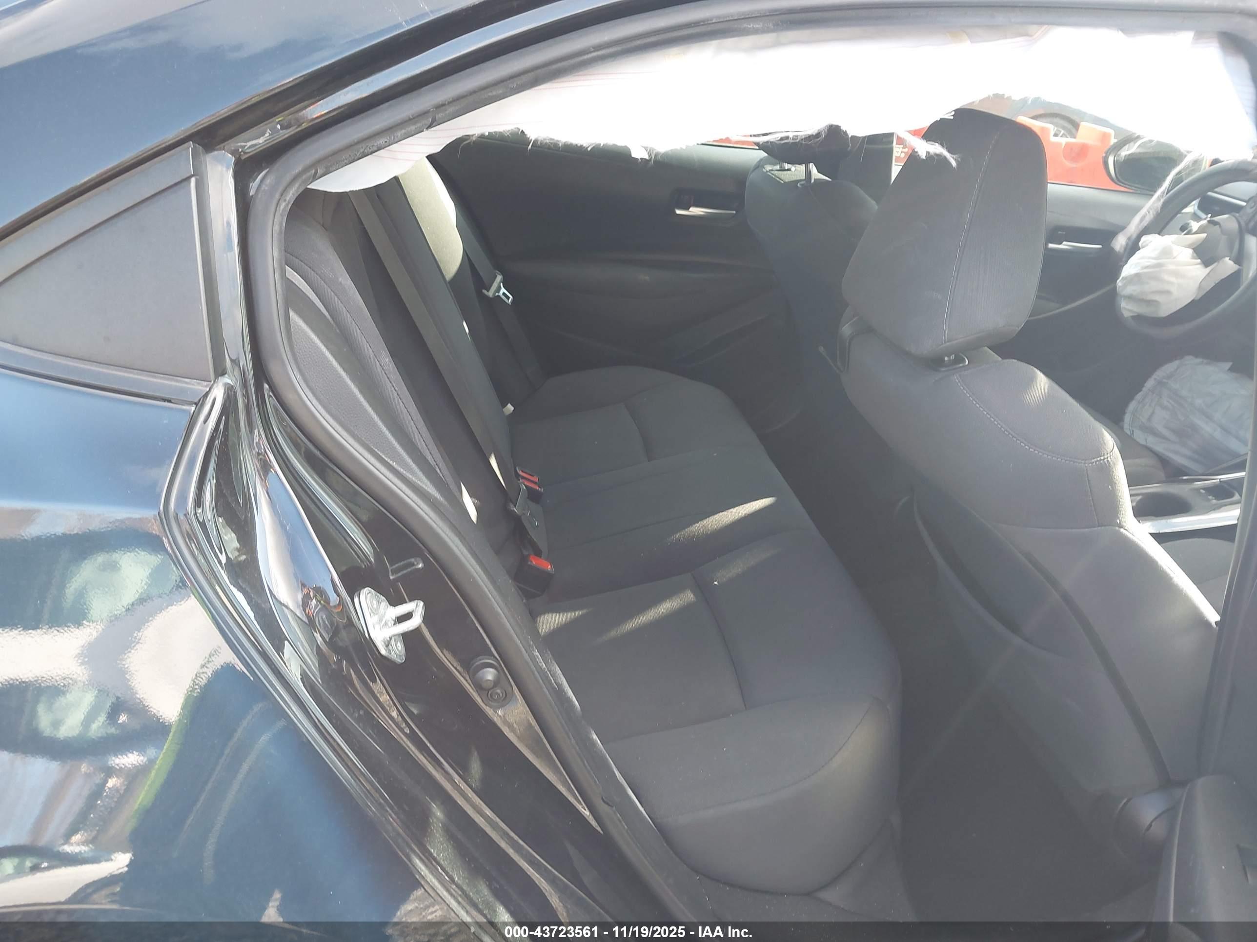 TOYOTA COROLLA image 8