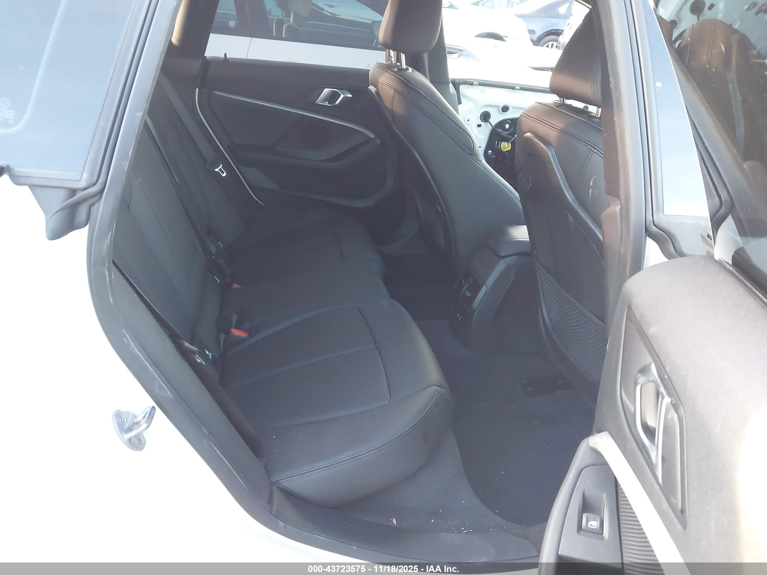 BMW 228 image 8