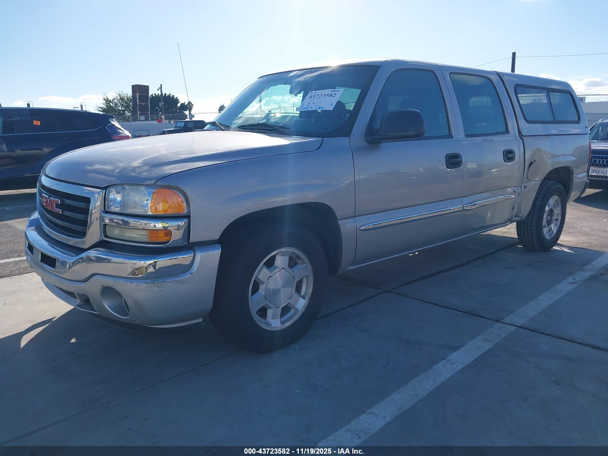 GMC SIERRA image 2