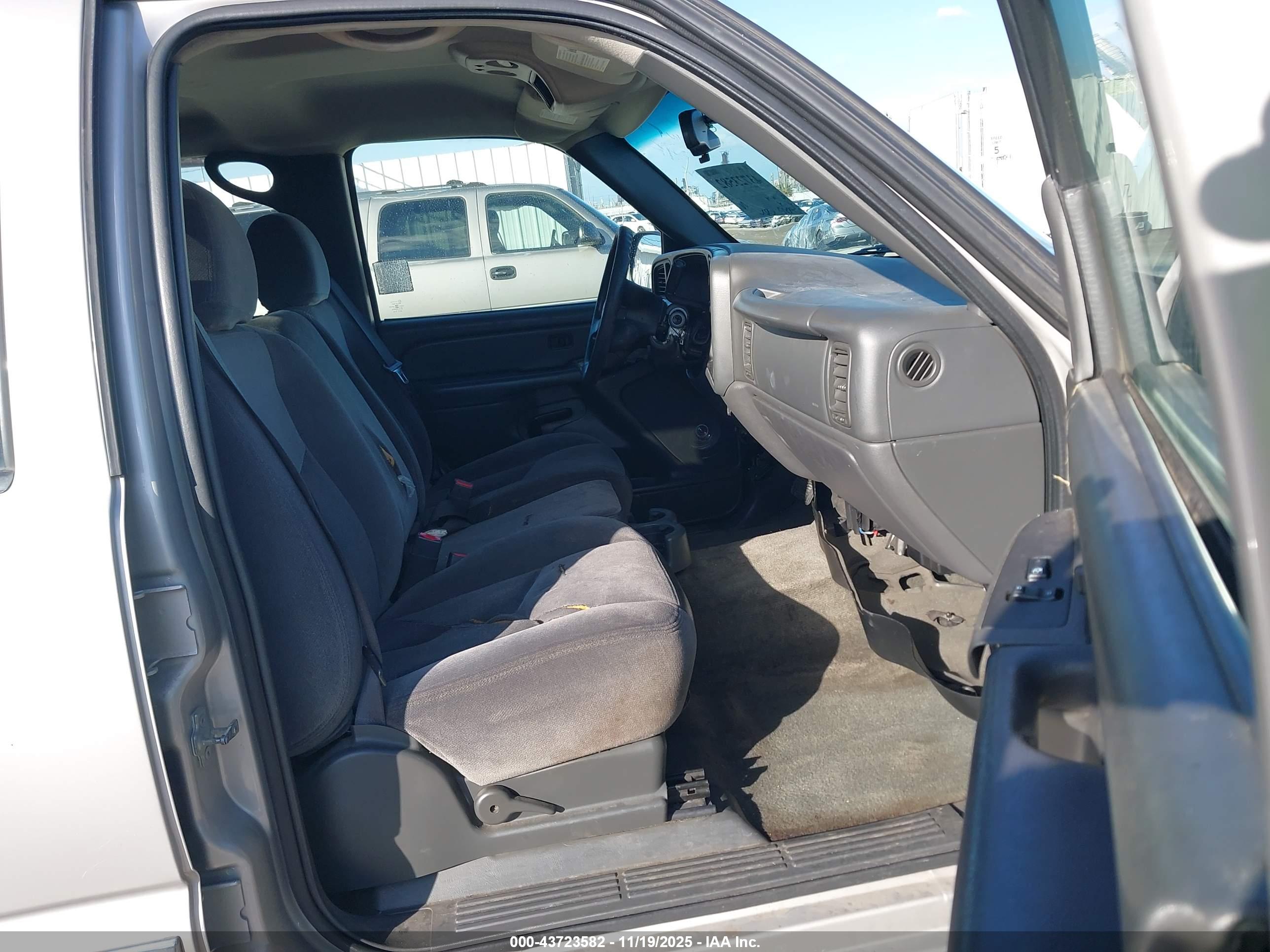 GMC SIERRA image 5