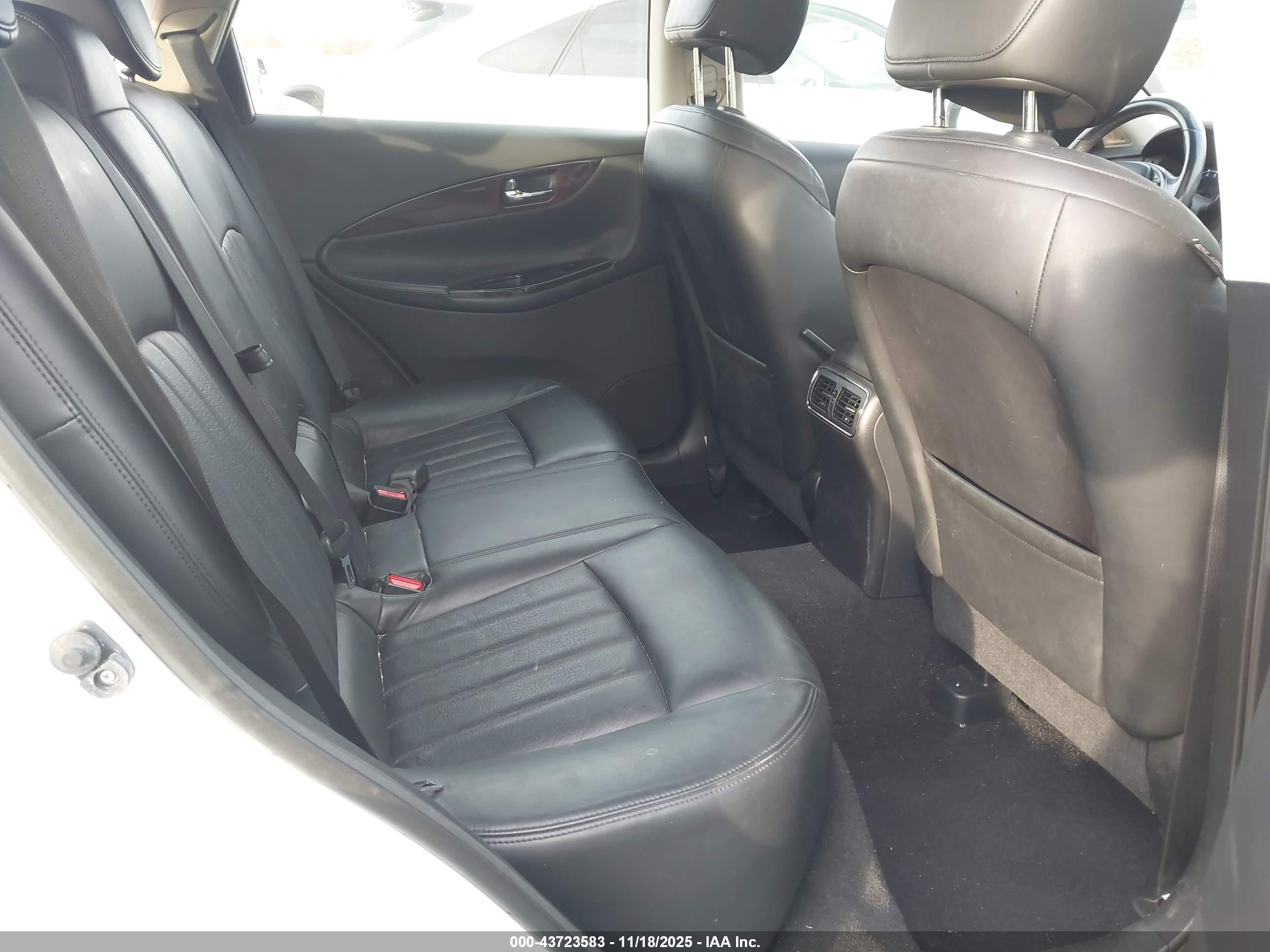 INFINITI QX50 image 8