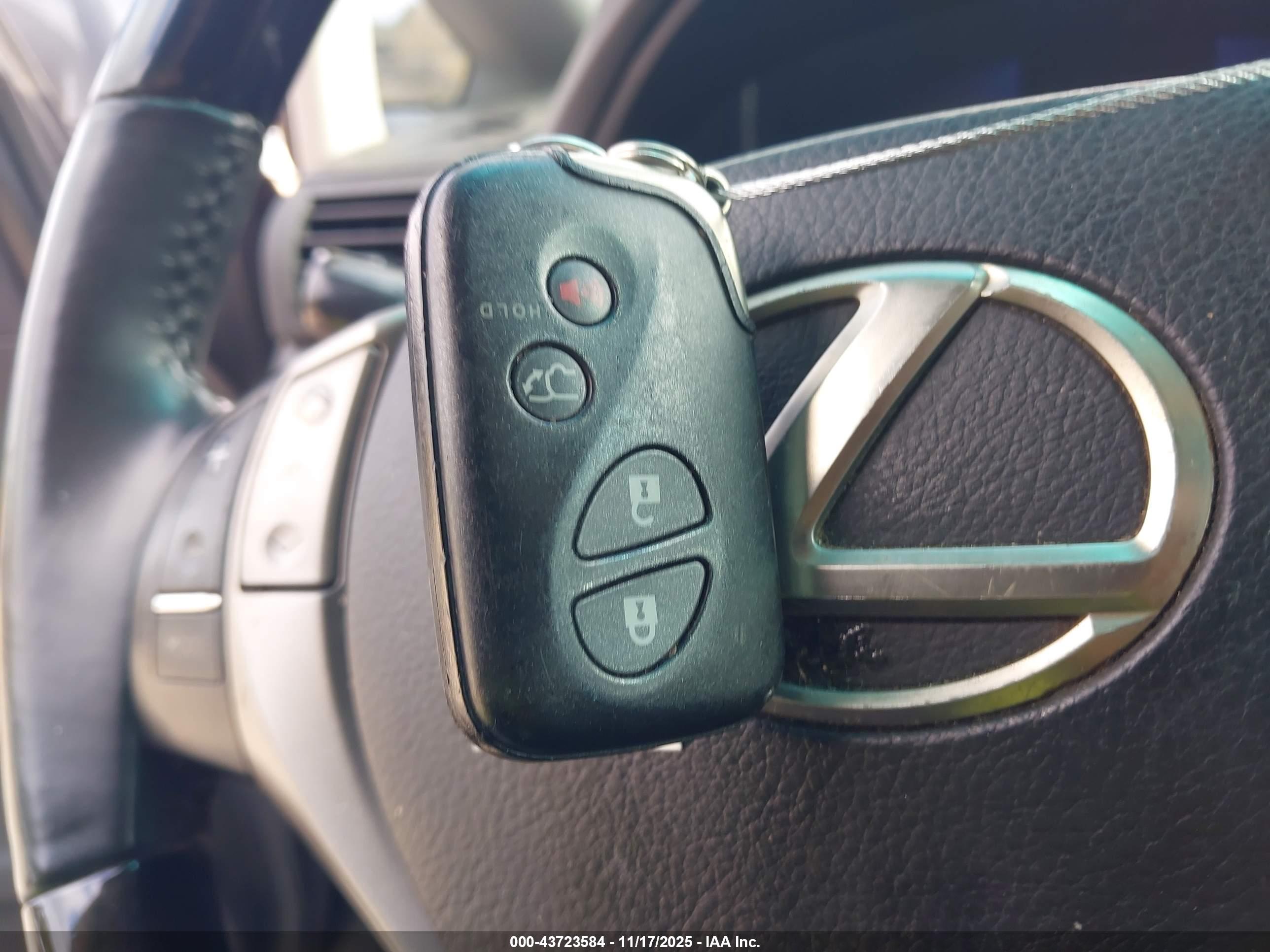 LEXUS RX image 11