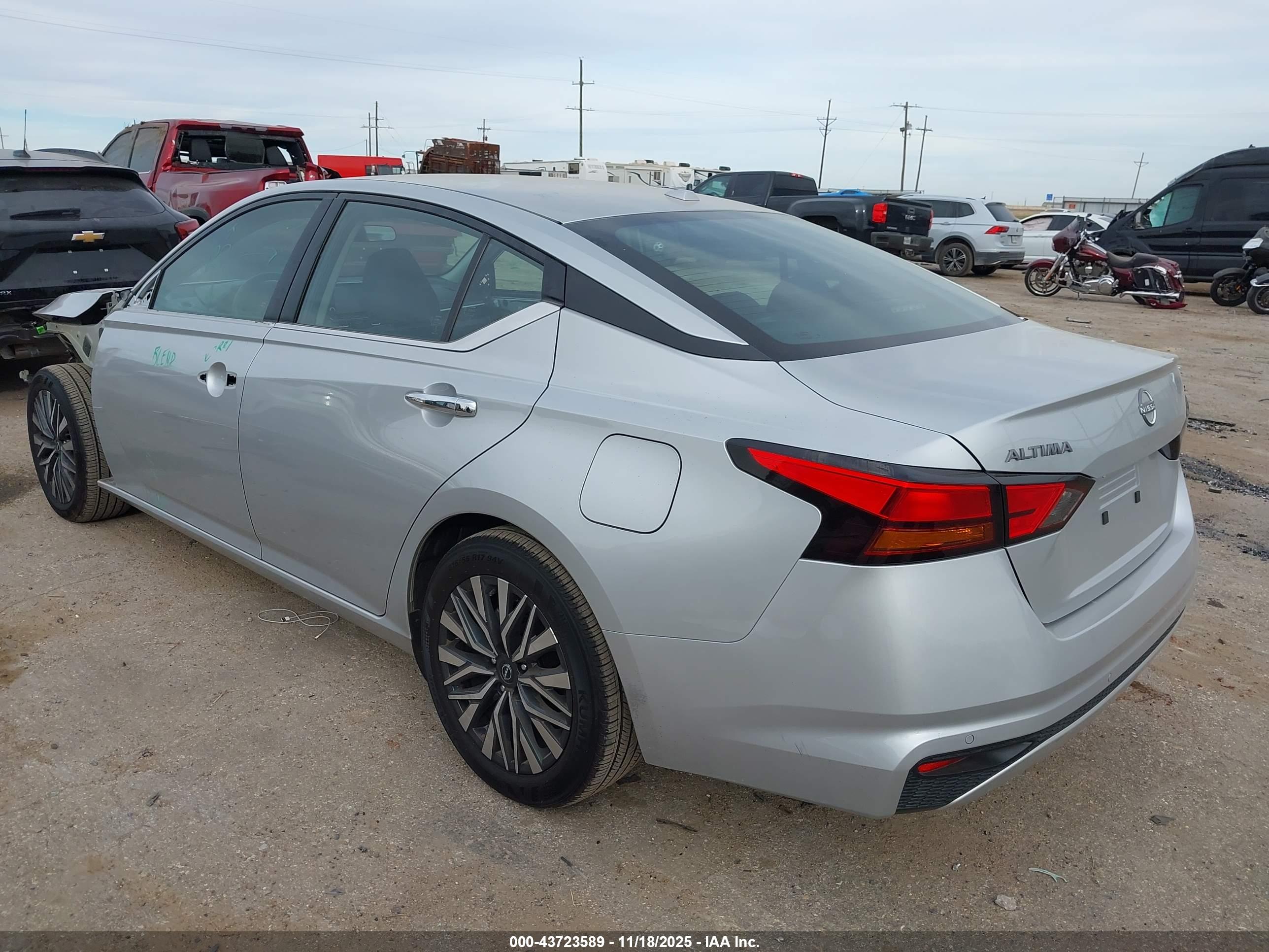 NISSAN ALTIMA image 3