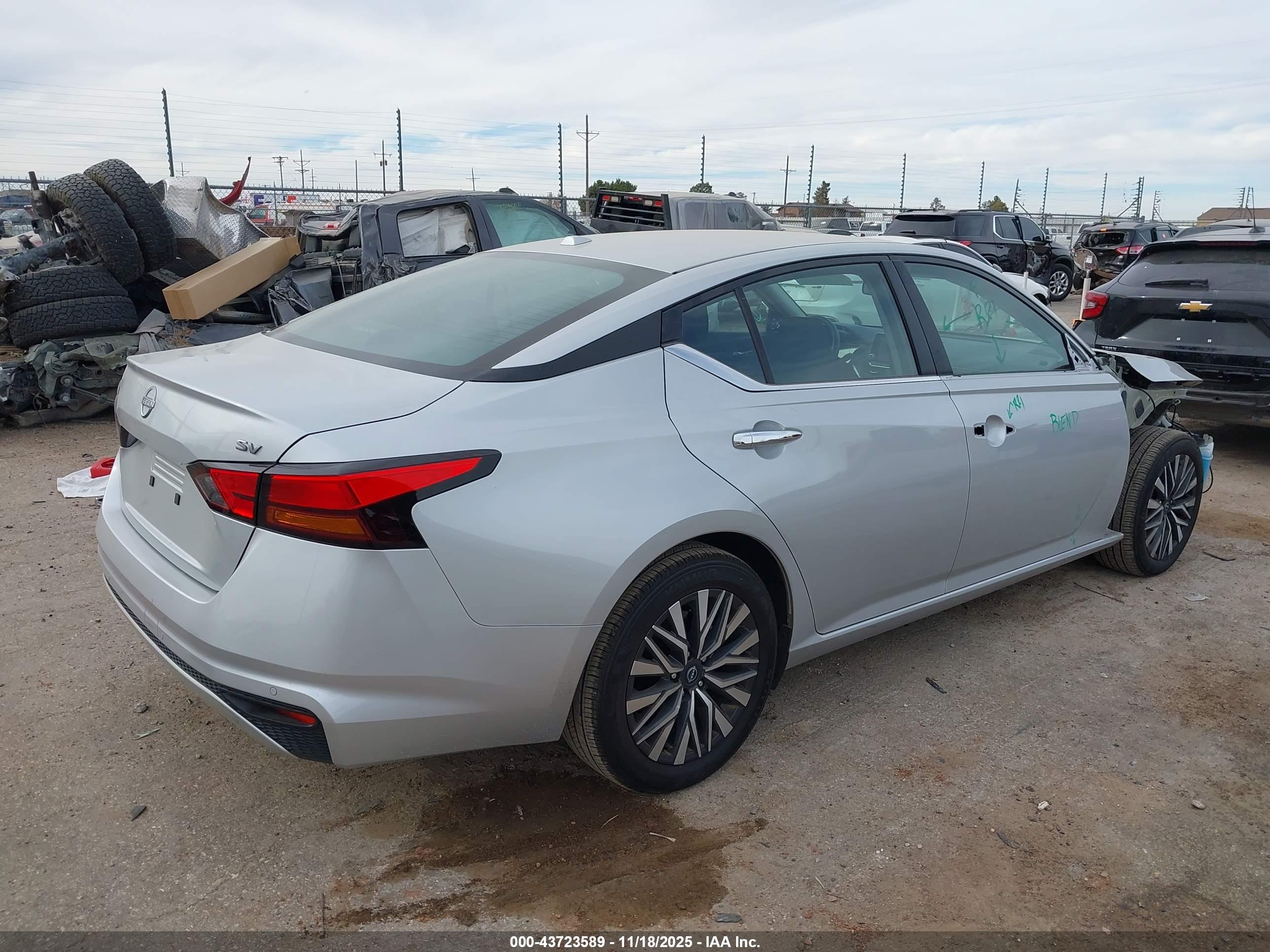 NISSAN ALTIMA image 4
