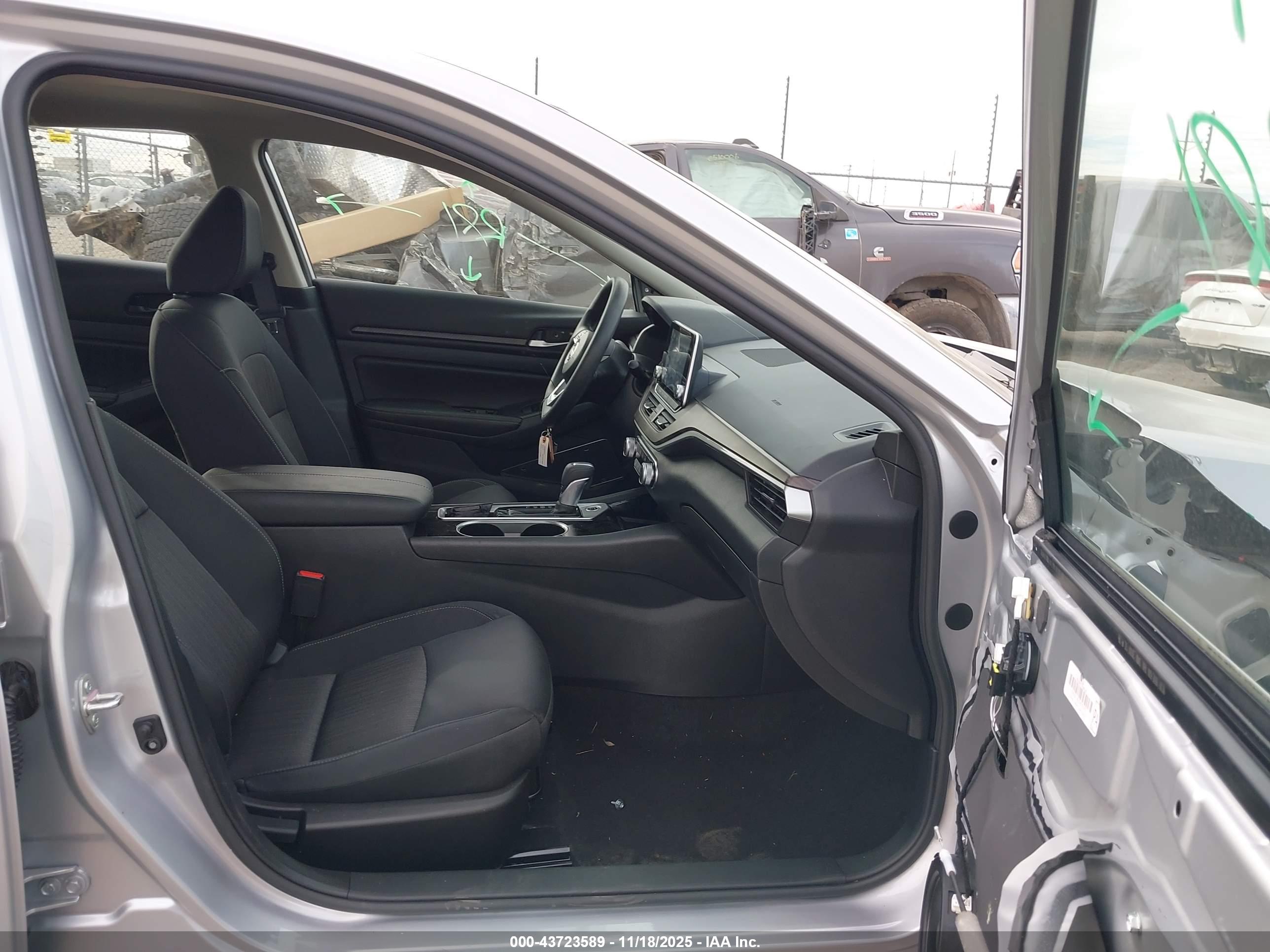 NISSAN ALTIMA image 5