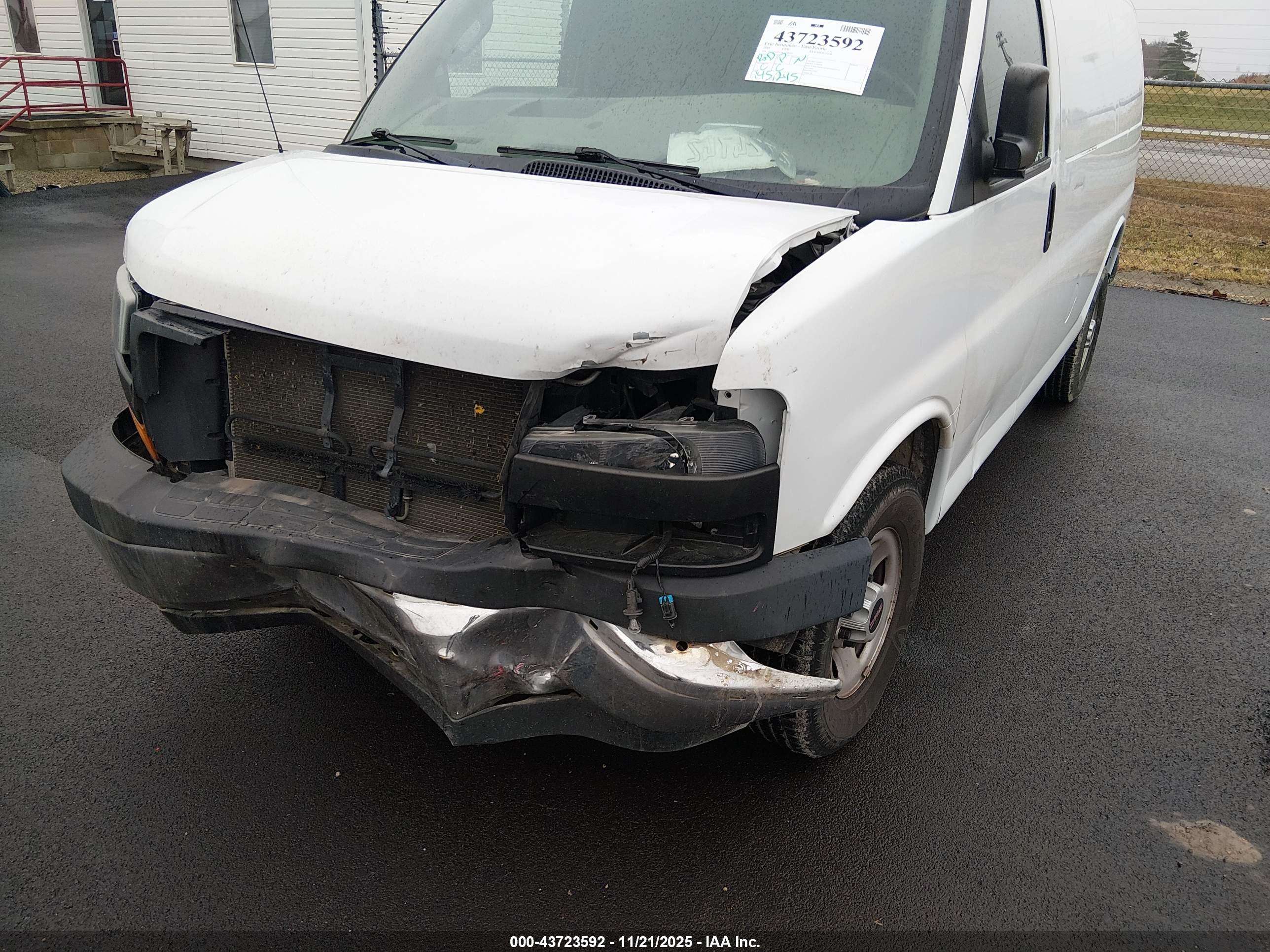 GMC SAVANA image 6