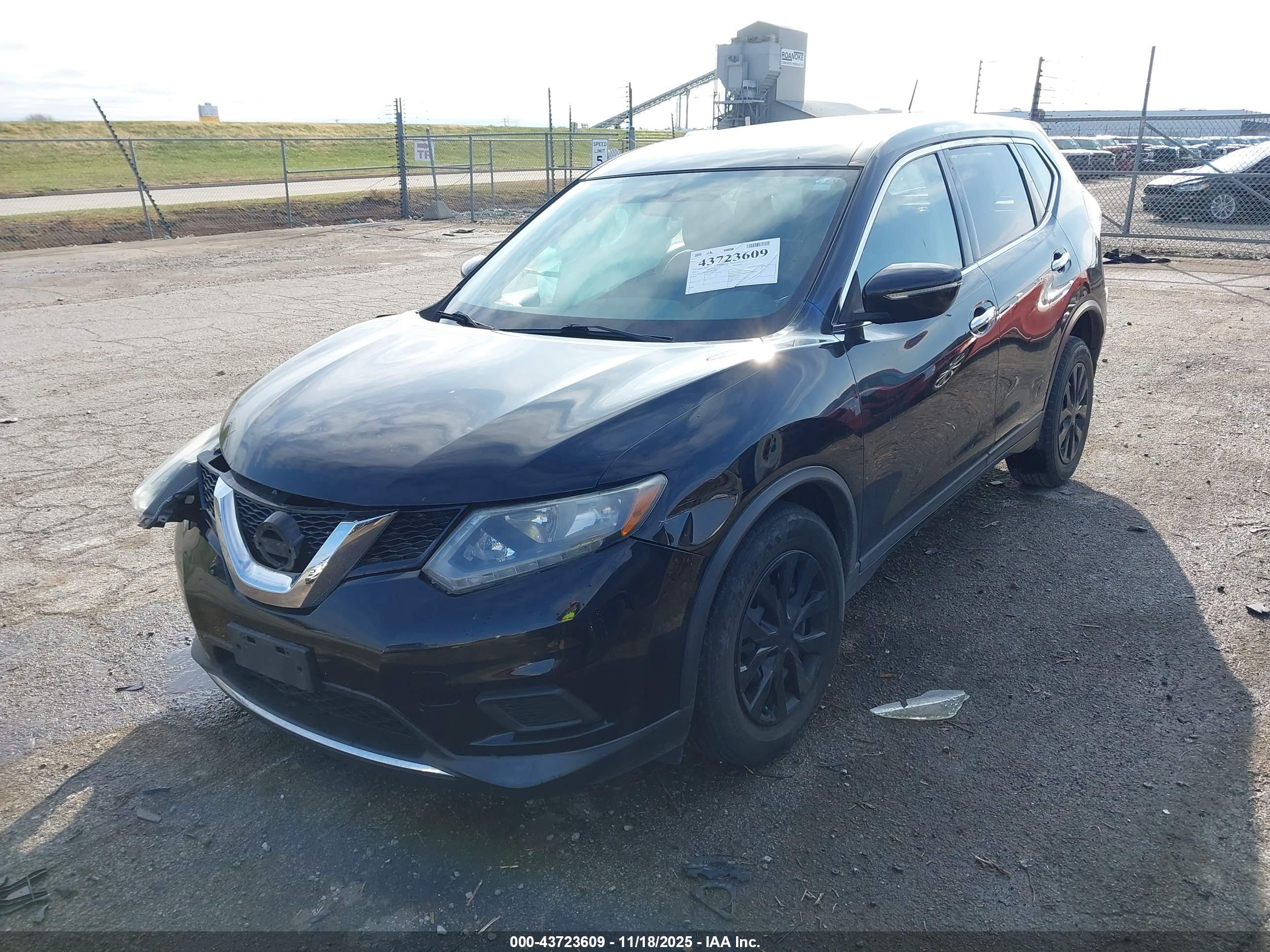 NISSAN ROGUE image 2