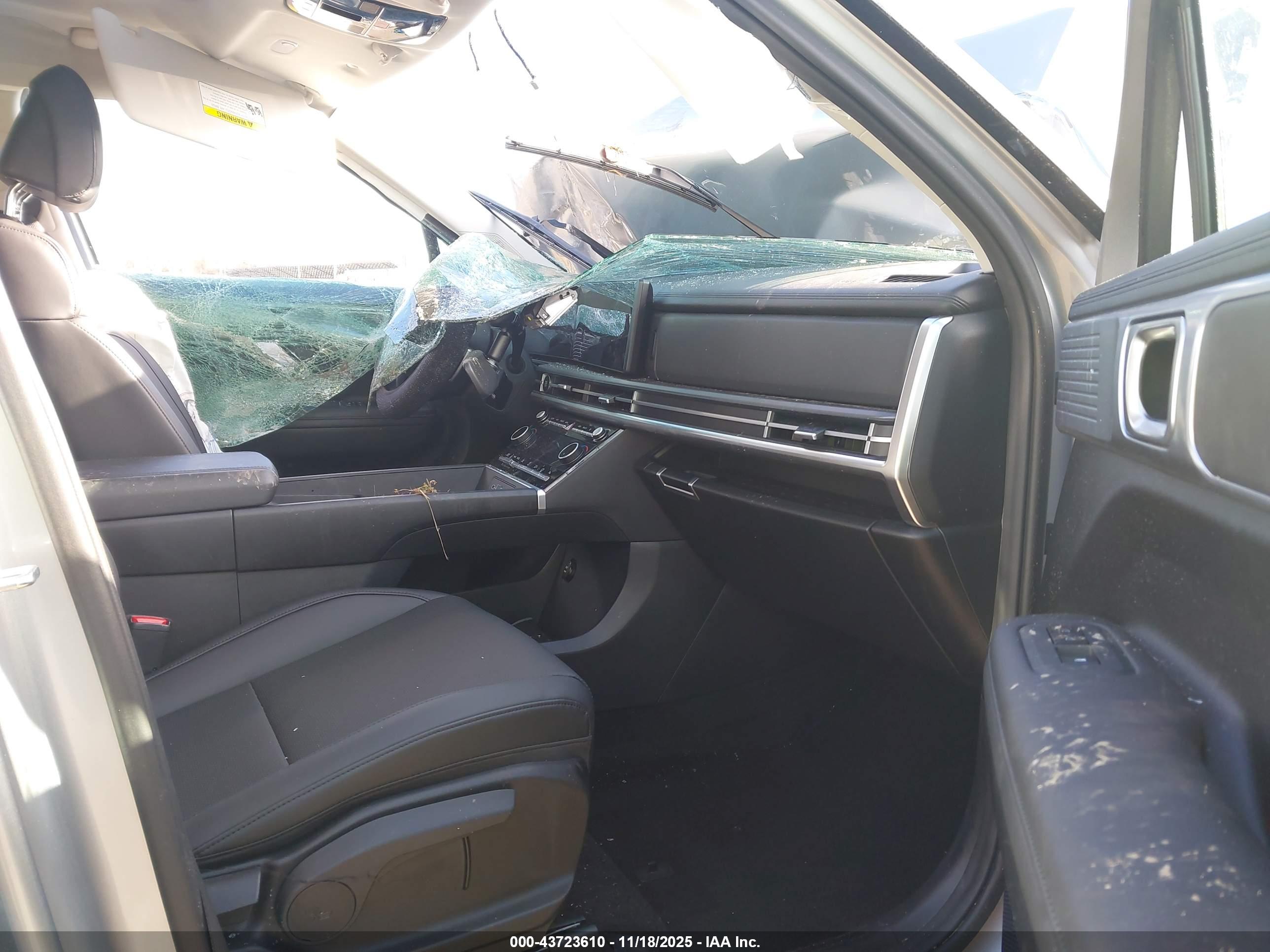 HYUNDAI SANTA image 5