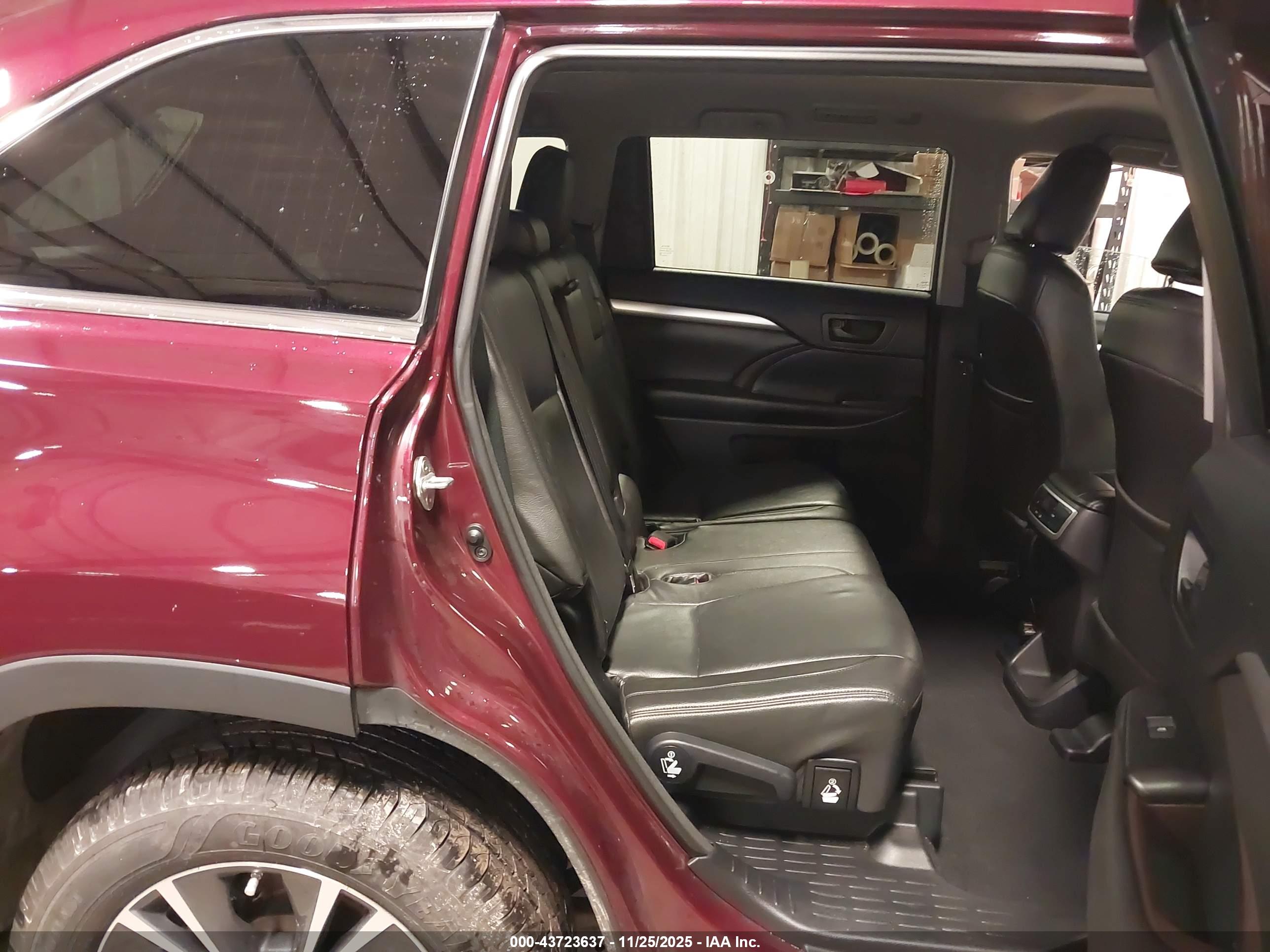 TOYOTA HIGHLANDER image 8