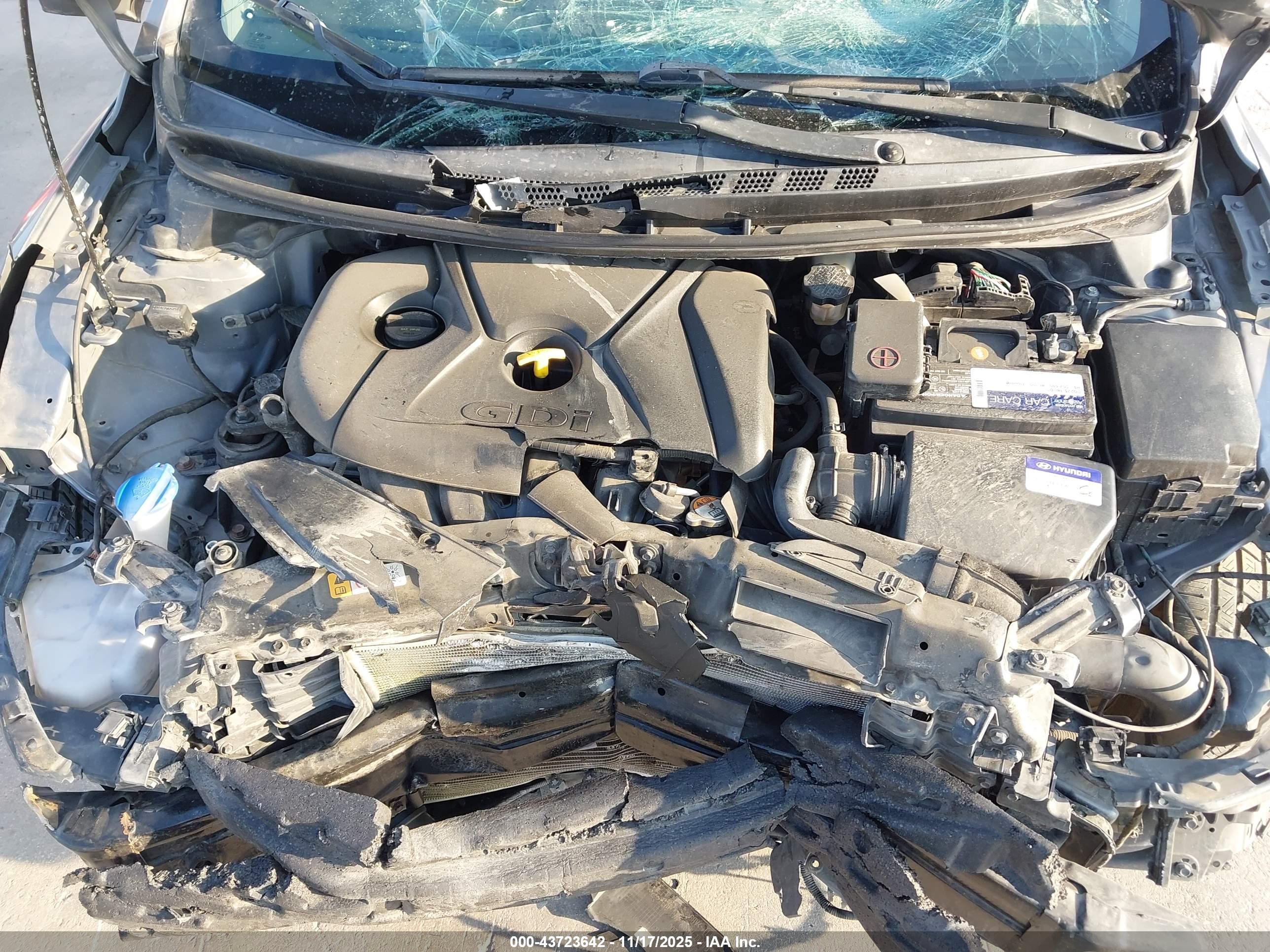 HYUNDAI ELANTRA image 10