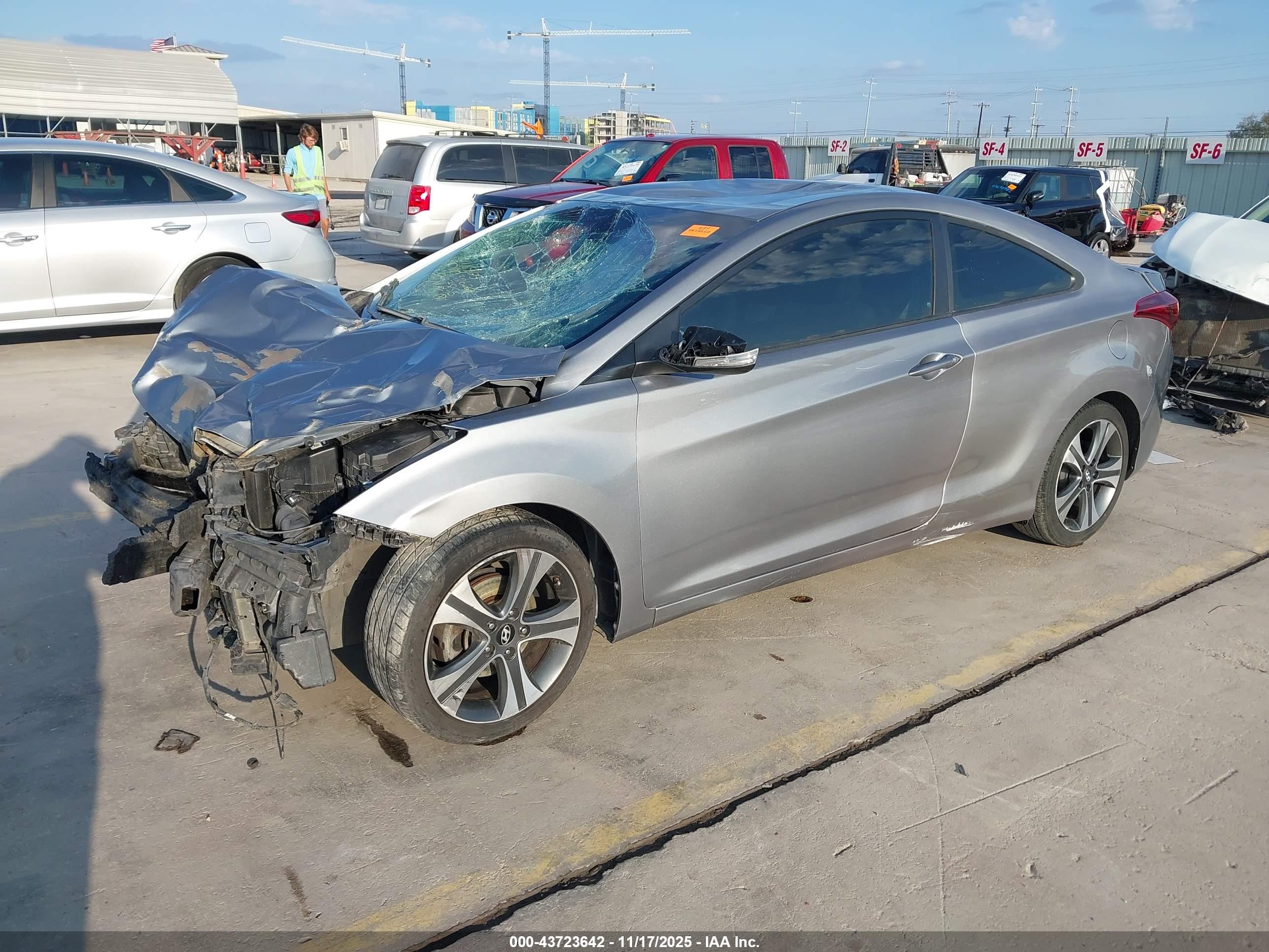 HYUNDAI ELANTRA image 2