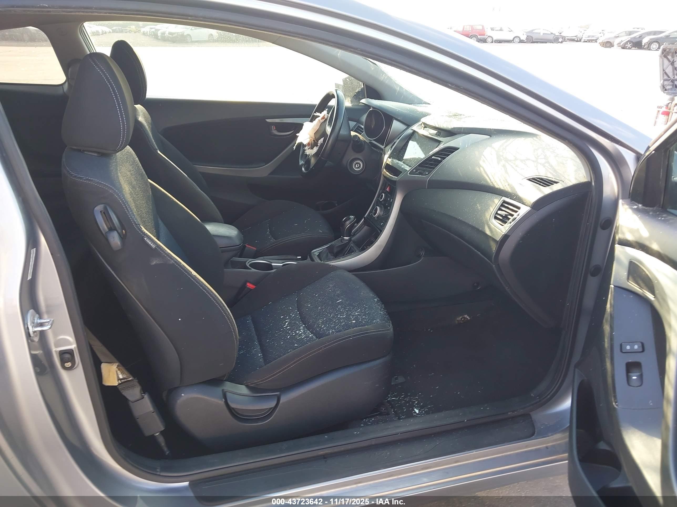 HYUNDAI ELANTRA image 5