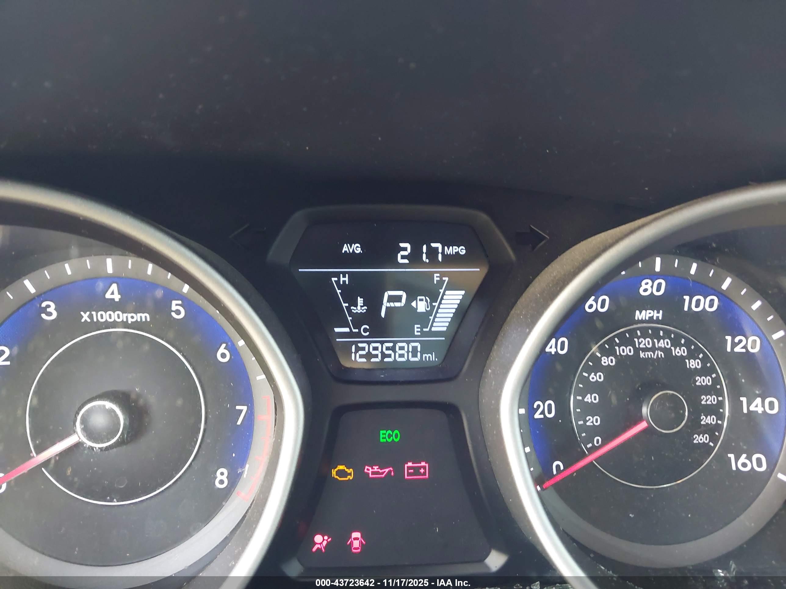 HYUNDAI ELANTRA image 7