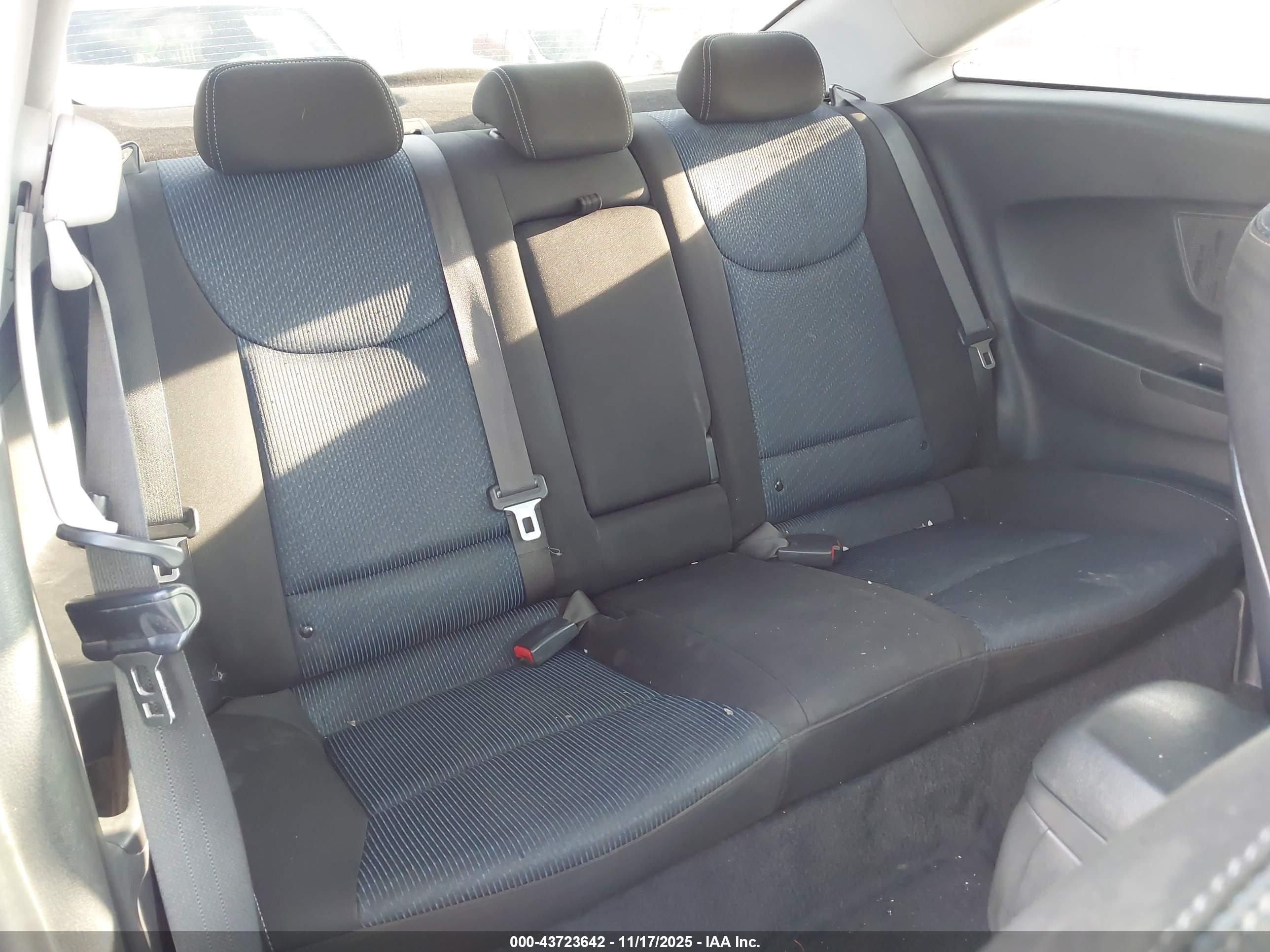 HYUNDAI ELANTRA image 8