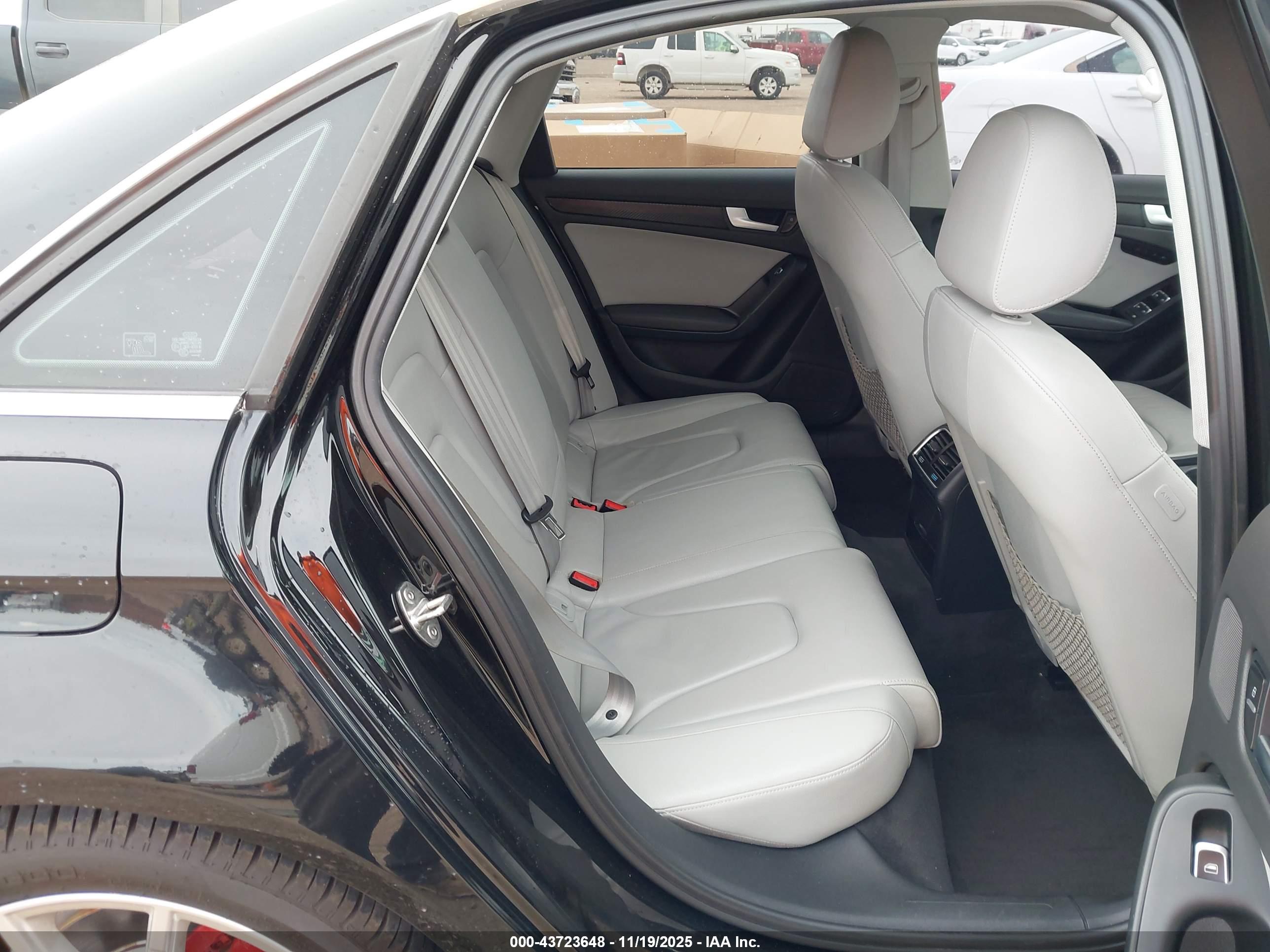 AUDI A4 image 8