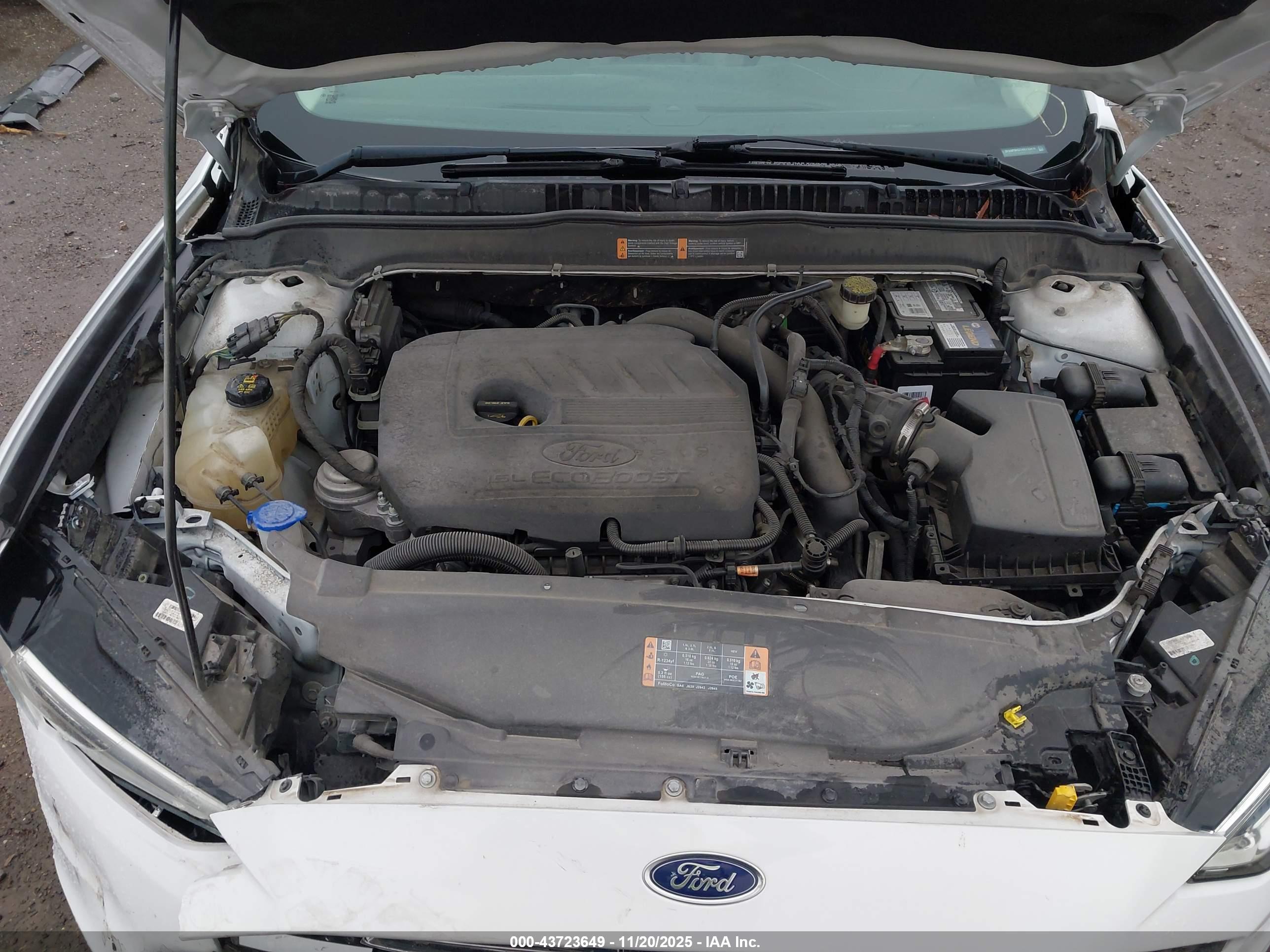 FORD FUSION image 10