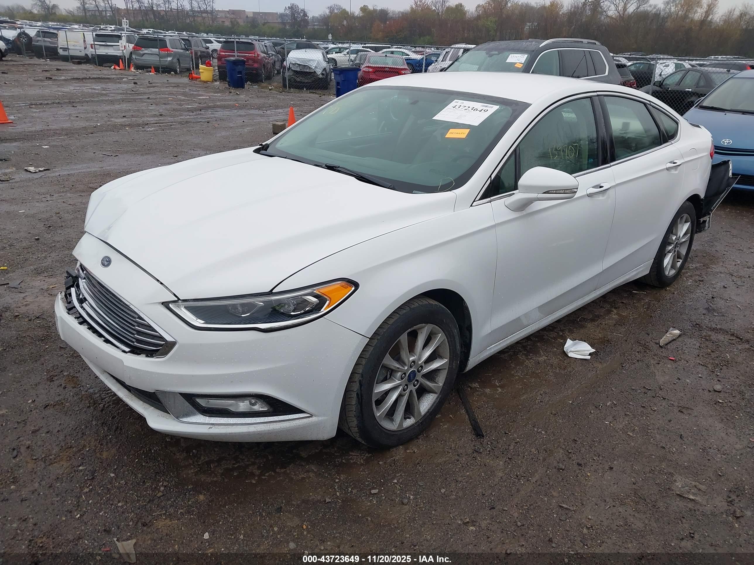 FORD FUSION image 2
