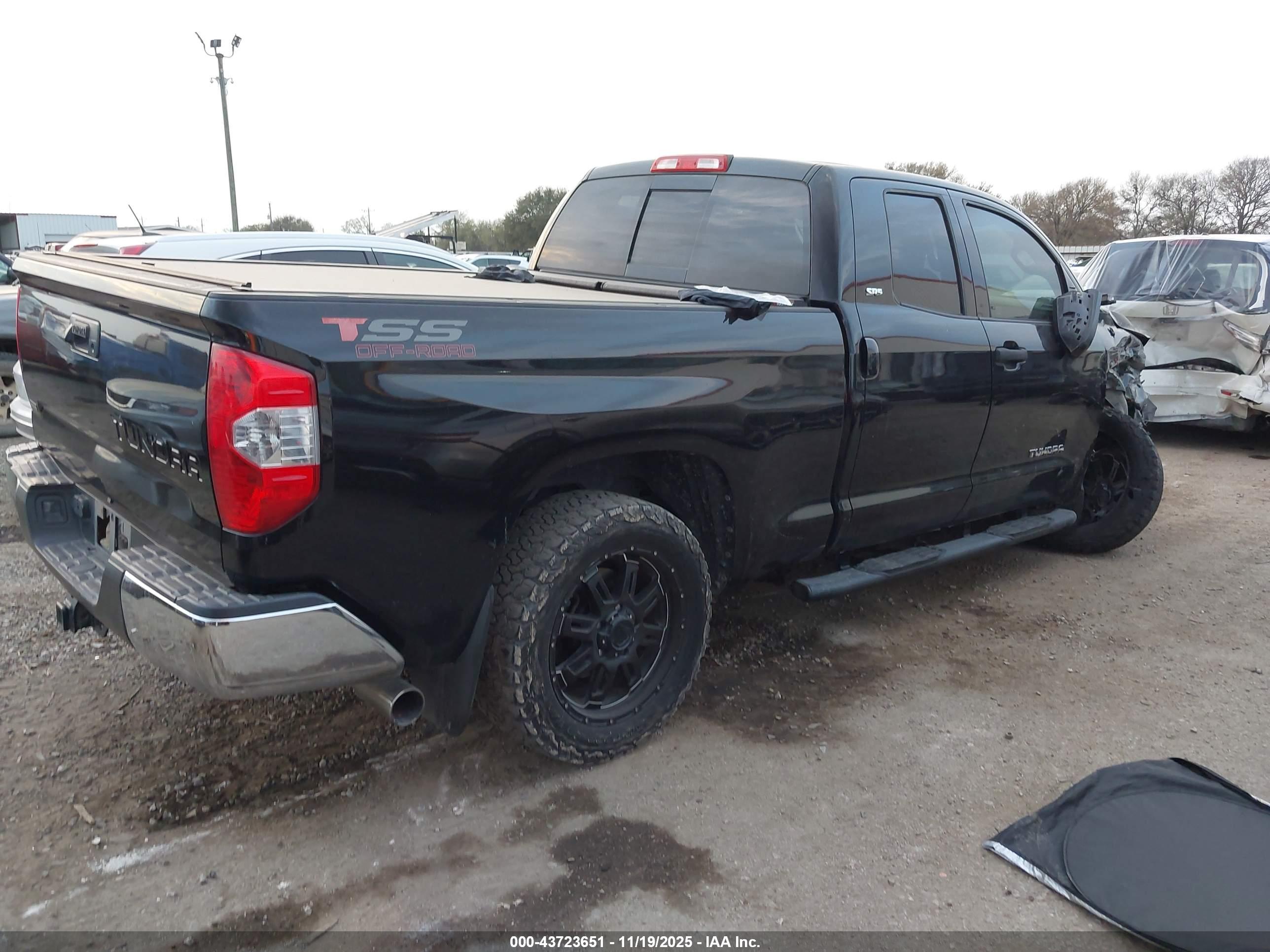 TOYOTA TUNDRA image 4