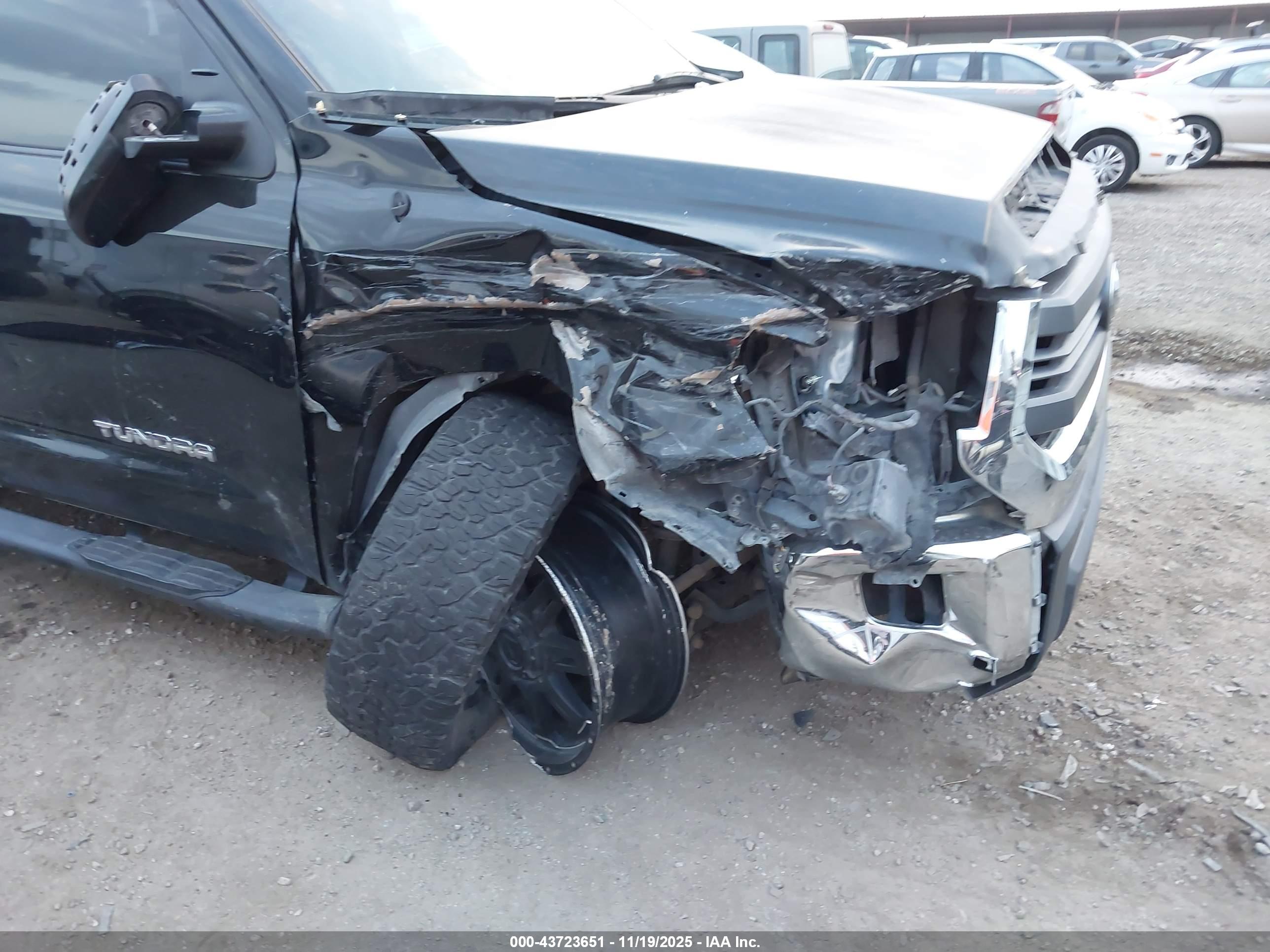 TOYOTA TUNDRA image 6