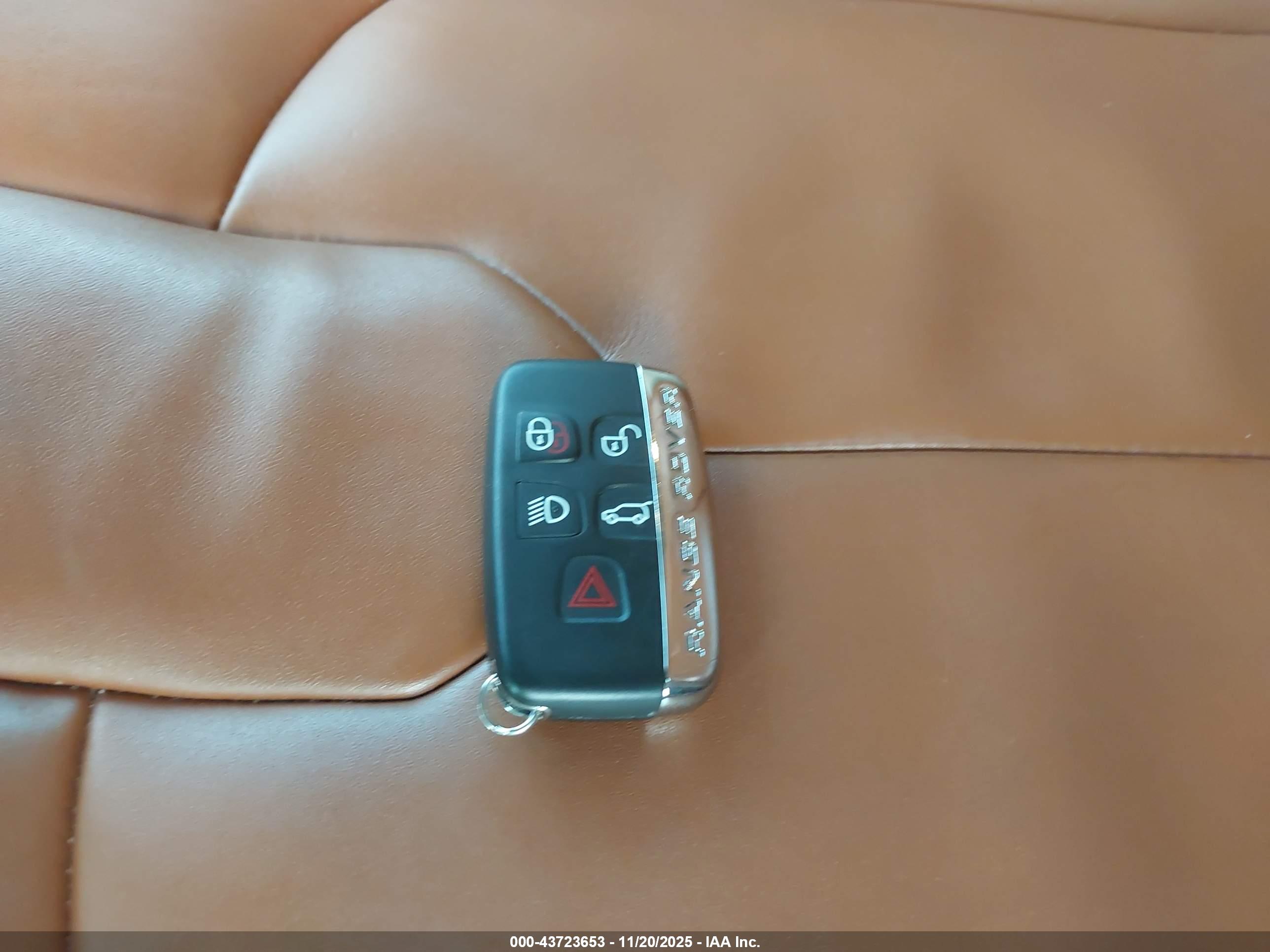 LAND ROVER image 11