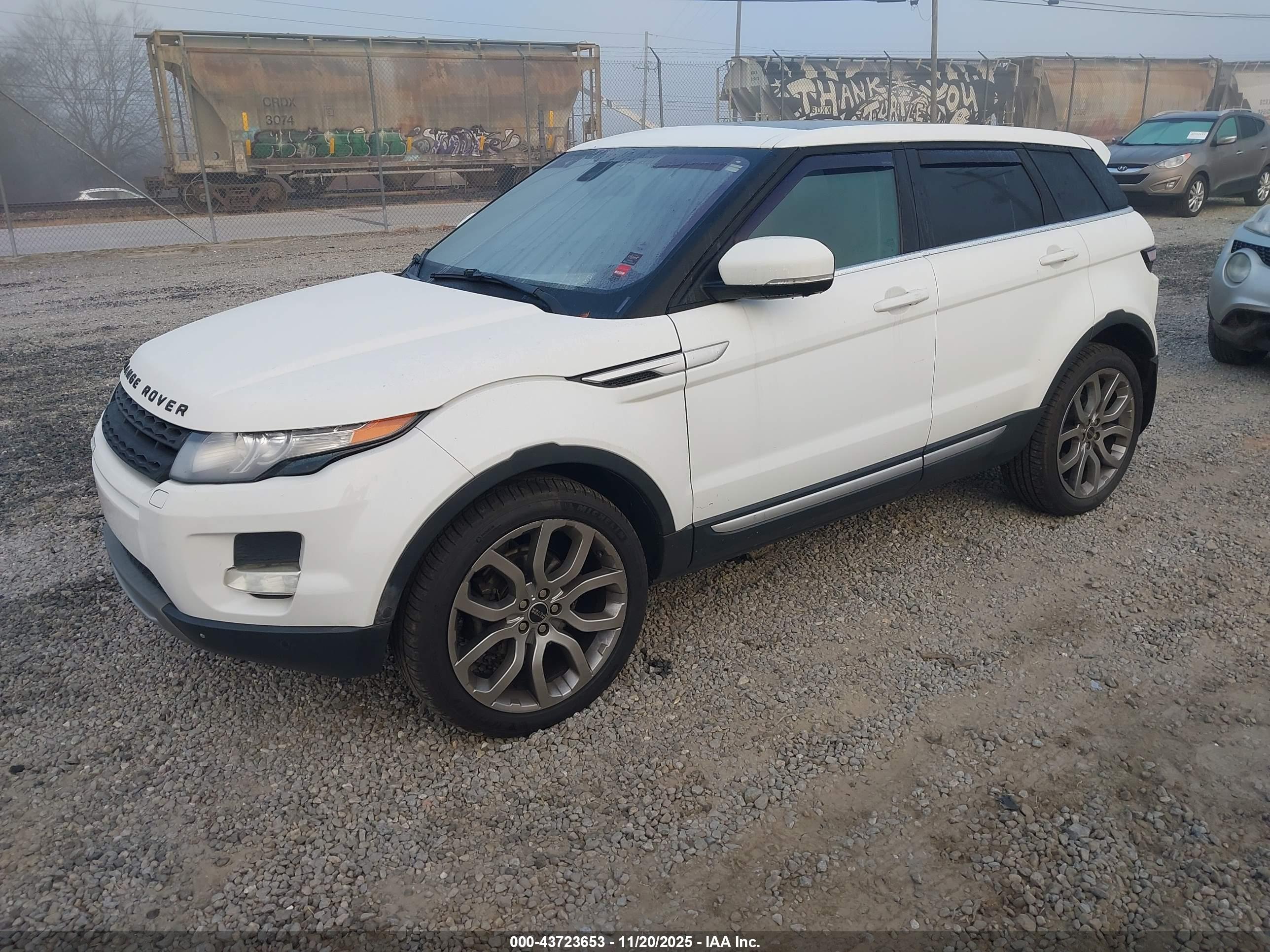 LAND ROVER image 2