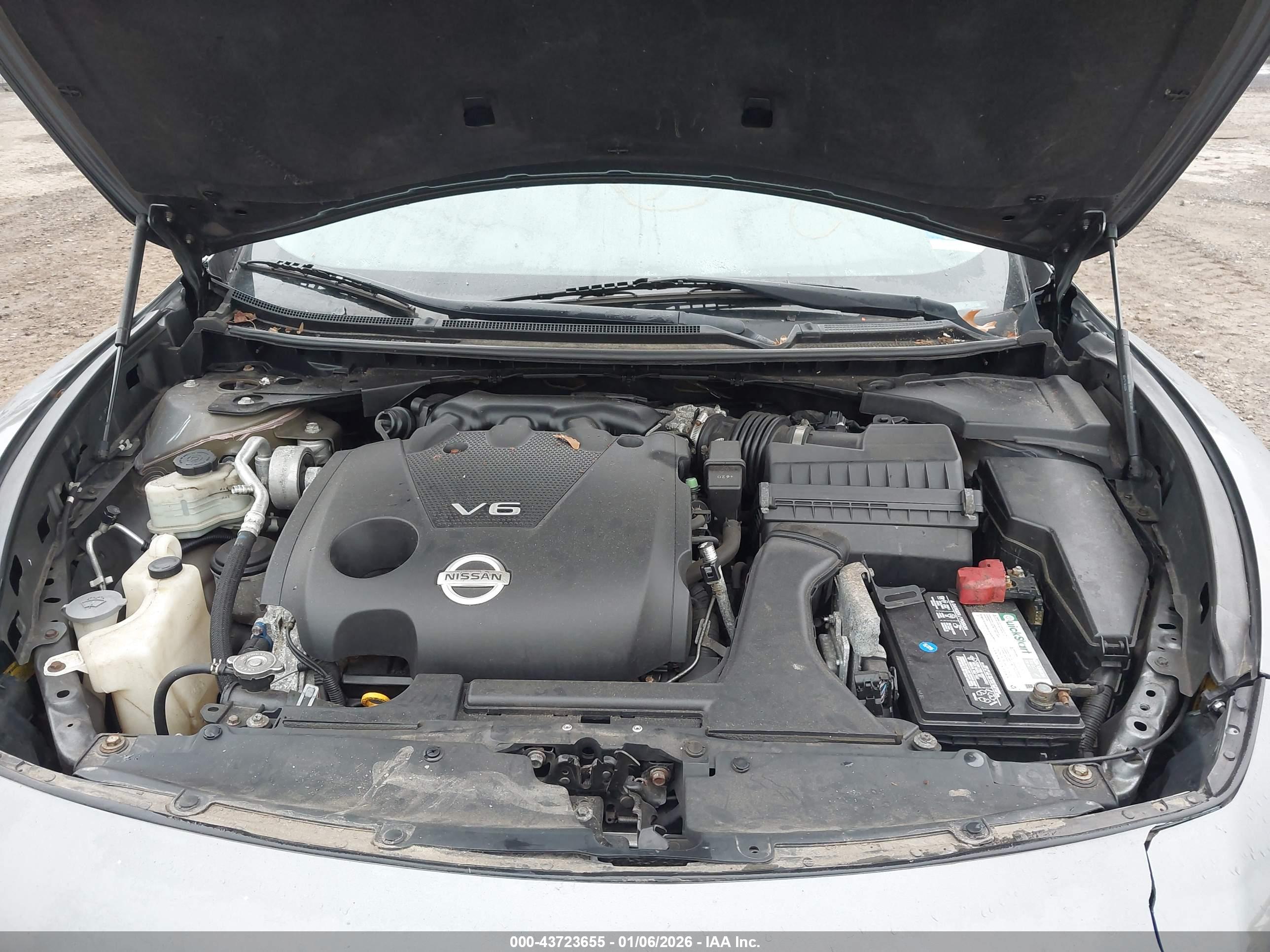 NISSAN MAXIMA image 10