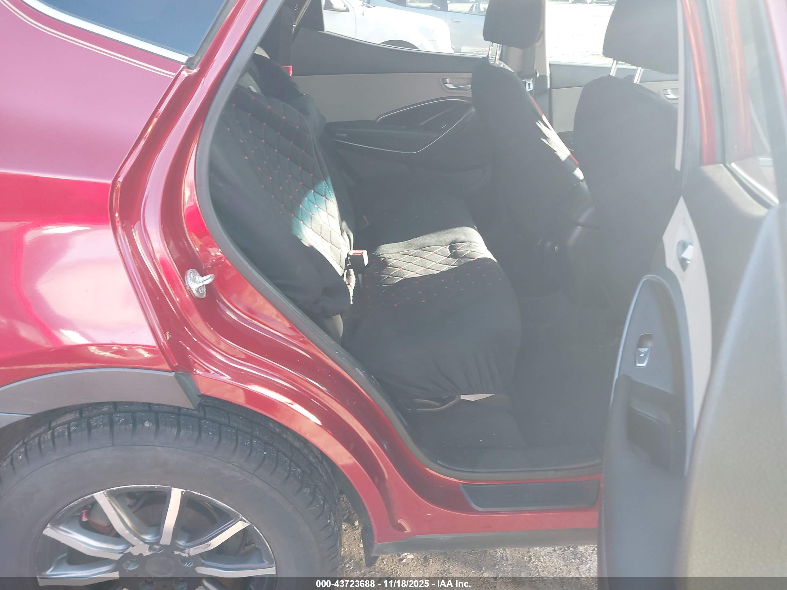 HYUNDAI SANTA image 8